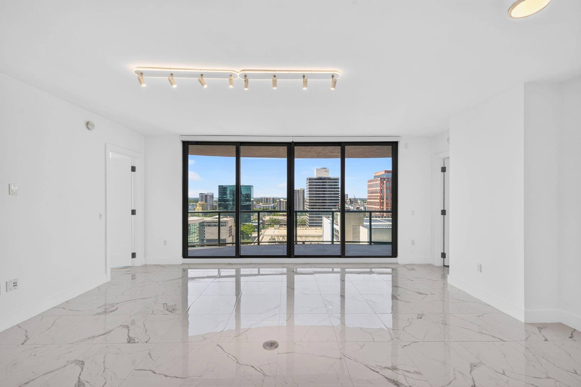 100 E Las Olas Boulevard, #1902, Fort Lauderdale, FL 33301 7-web-or-mls-699A7780