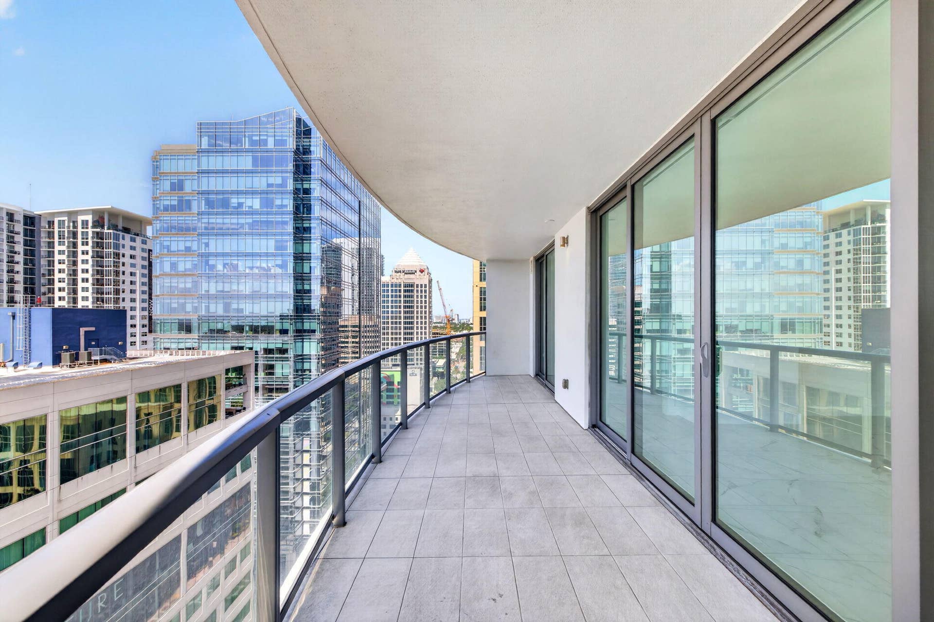 100 E Las Olas Boulevard, #1902, Fort Lauderdale, FL 33301 29-web-or-mls-699A7945