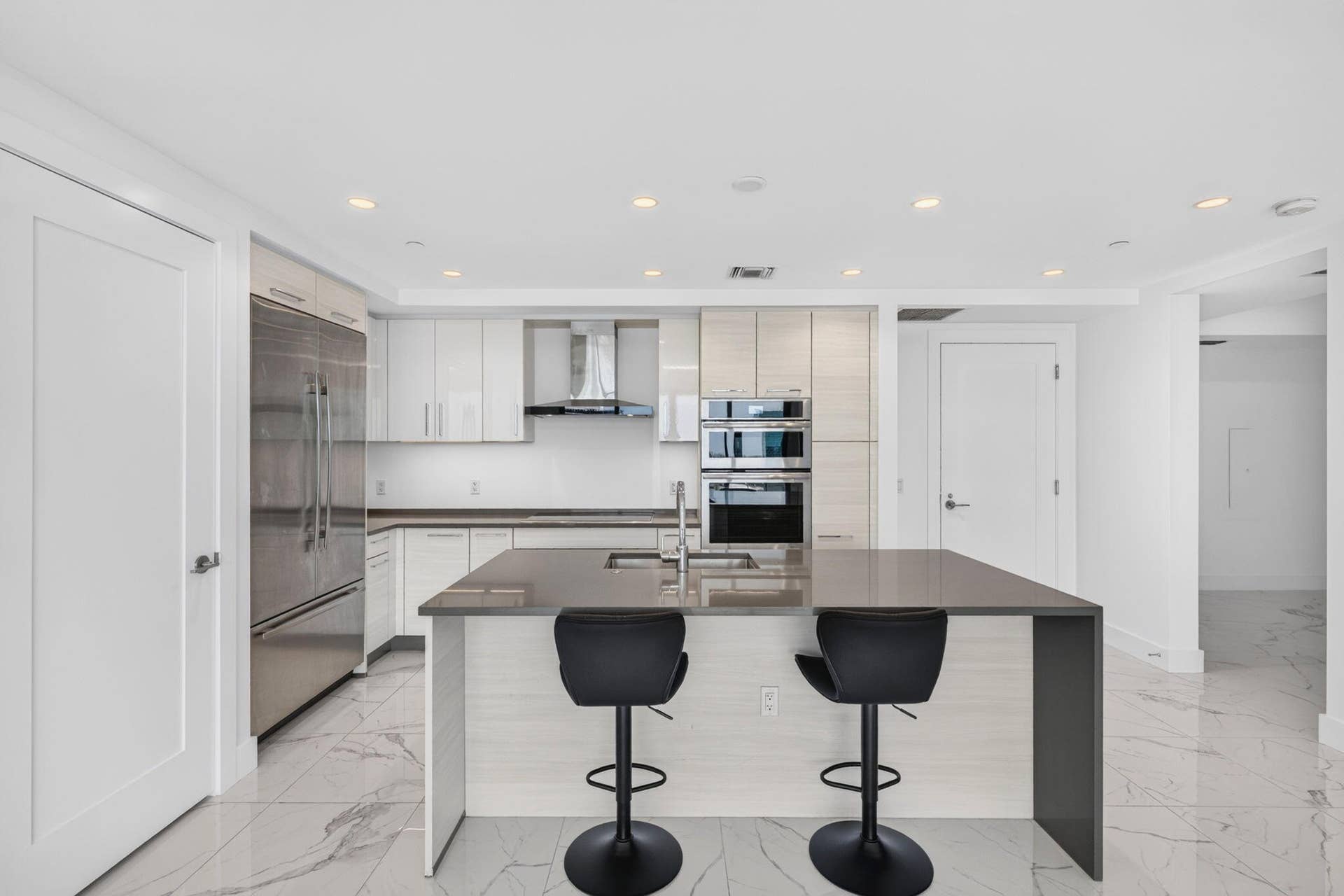 100 E Las Olas Boulevard, #1902, Fort Lauderdale, FL 33301 12-web-or-mls-699A7810