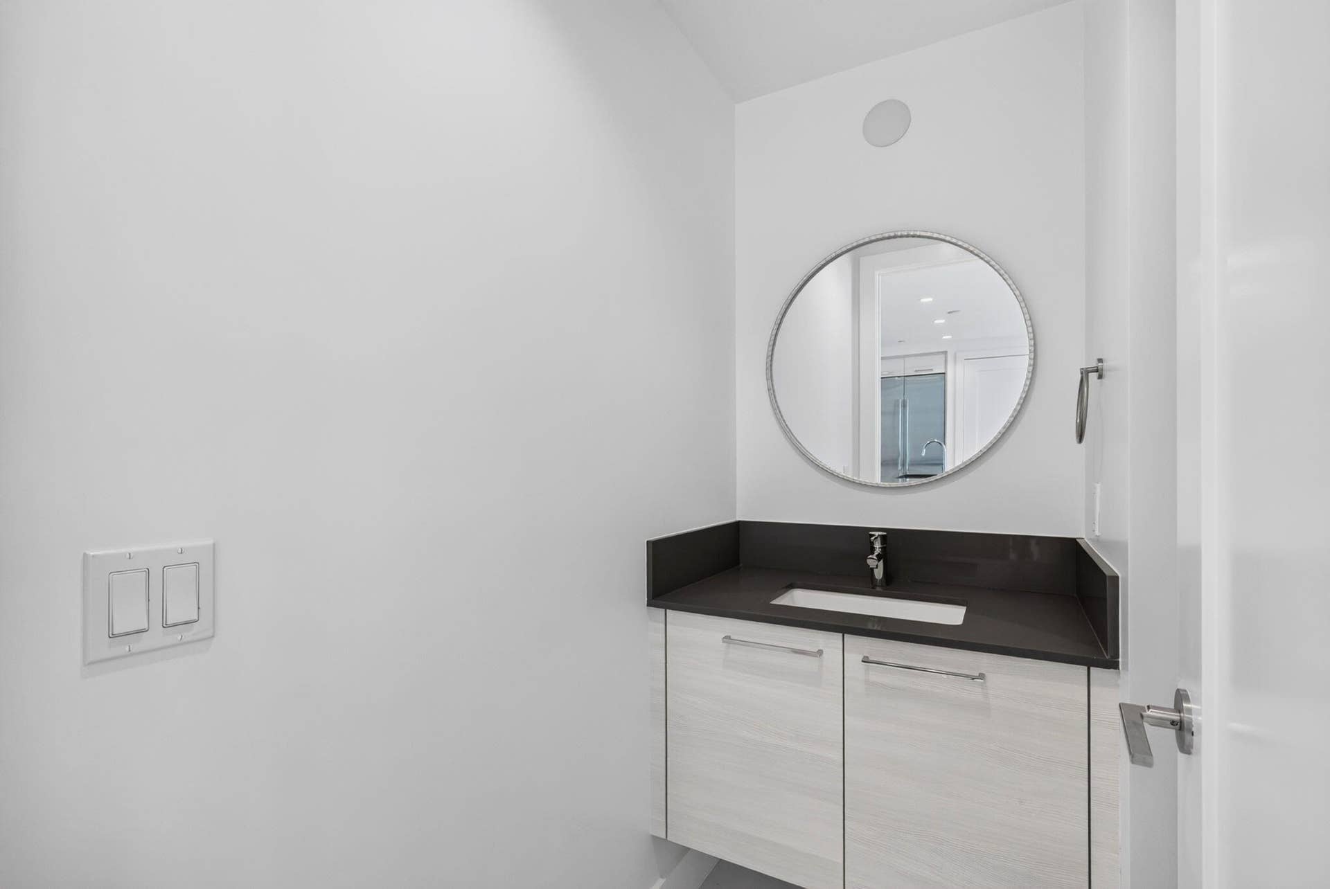 100 E Las Olas Boulevard, #1902, Fort Lauderdale, FL 33301 23-web-or-mls-699A7890