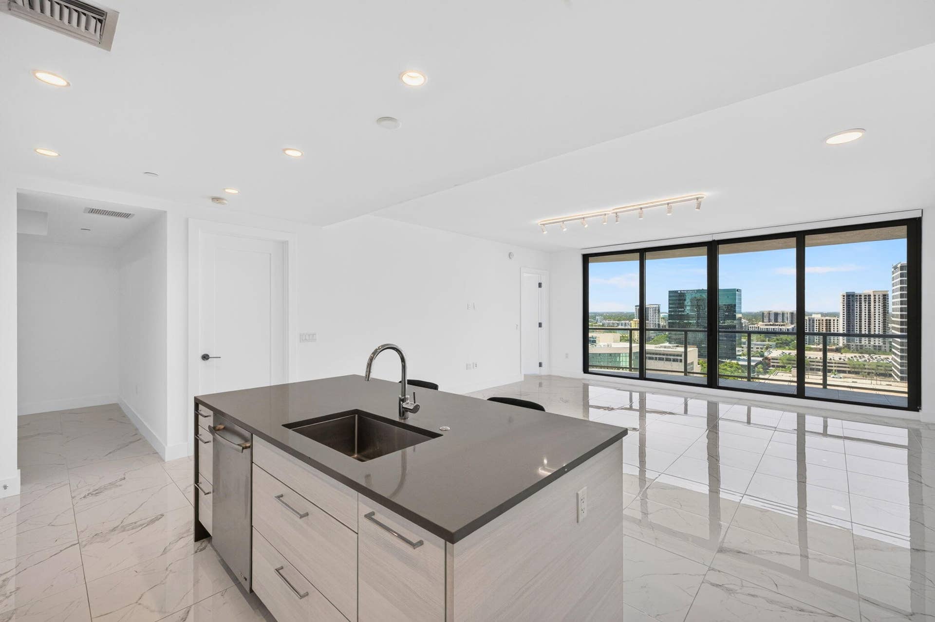 100 E Las Olas Boulevard, #1902, Fort Lauderdale, FL 33301 18-web-or-mls-699A7860