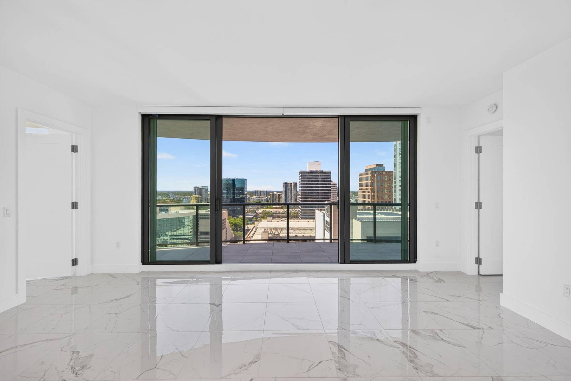 100 E Las Olas Boulevard, #1902, Fort Lauderdale, FL 33301 26-web-or-mls-699A7925