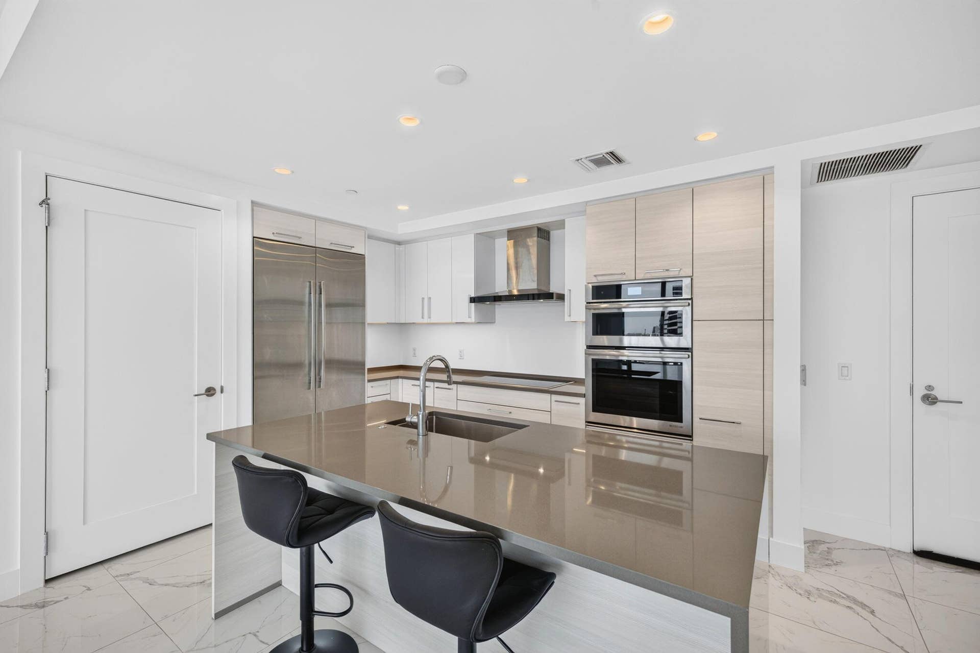 100 E Las Olas Boulevard, #1902, Fort Lauderdale, FL 33301 13-web-or-mls-699A7830