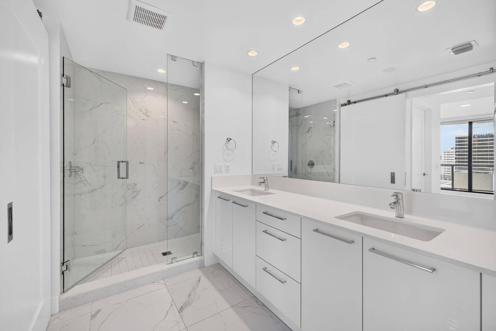 100 E Las Olas Boulevard, #1902, Fort Lauderdale, FL 33301 43-web-or-mls-699A8045