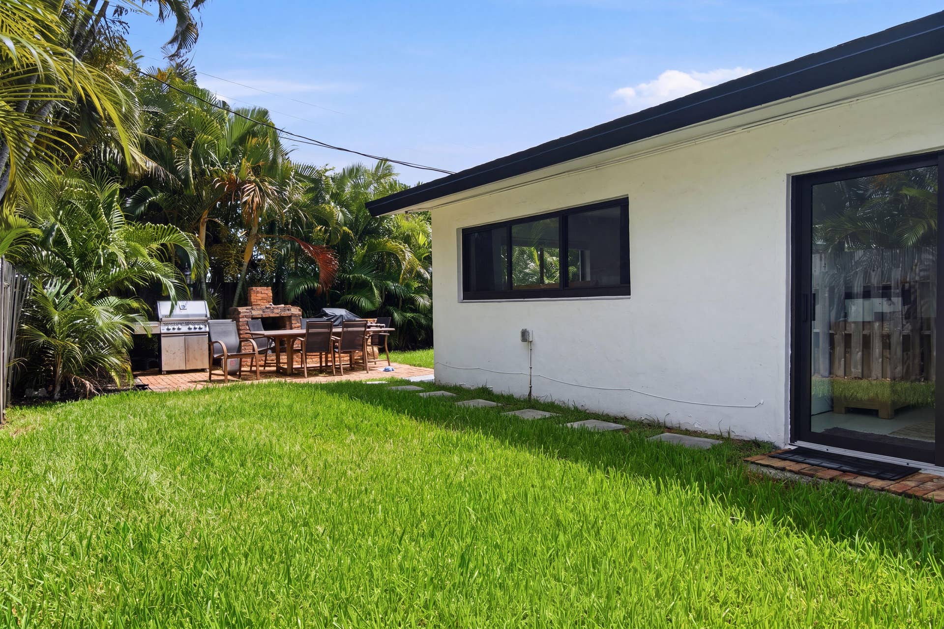 1333 SE 8TH Street, Deerfield Beach, FL 33441 DSC05535_with_grass