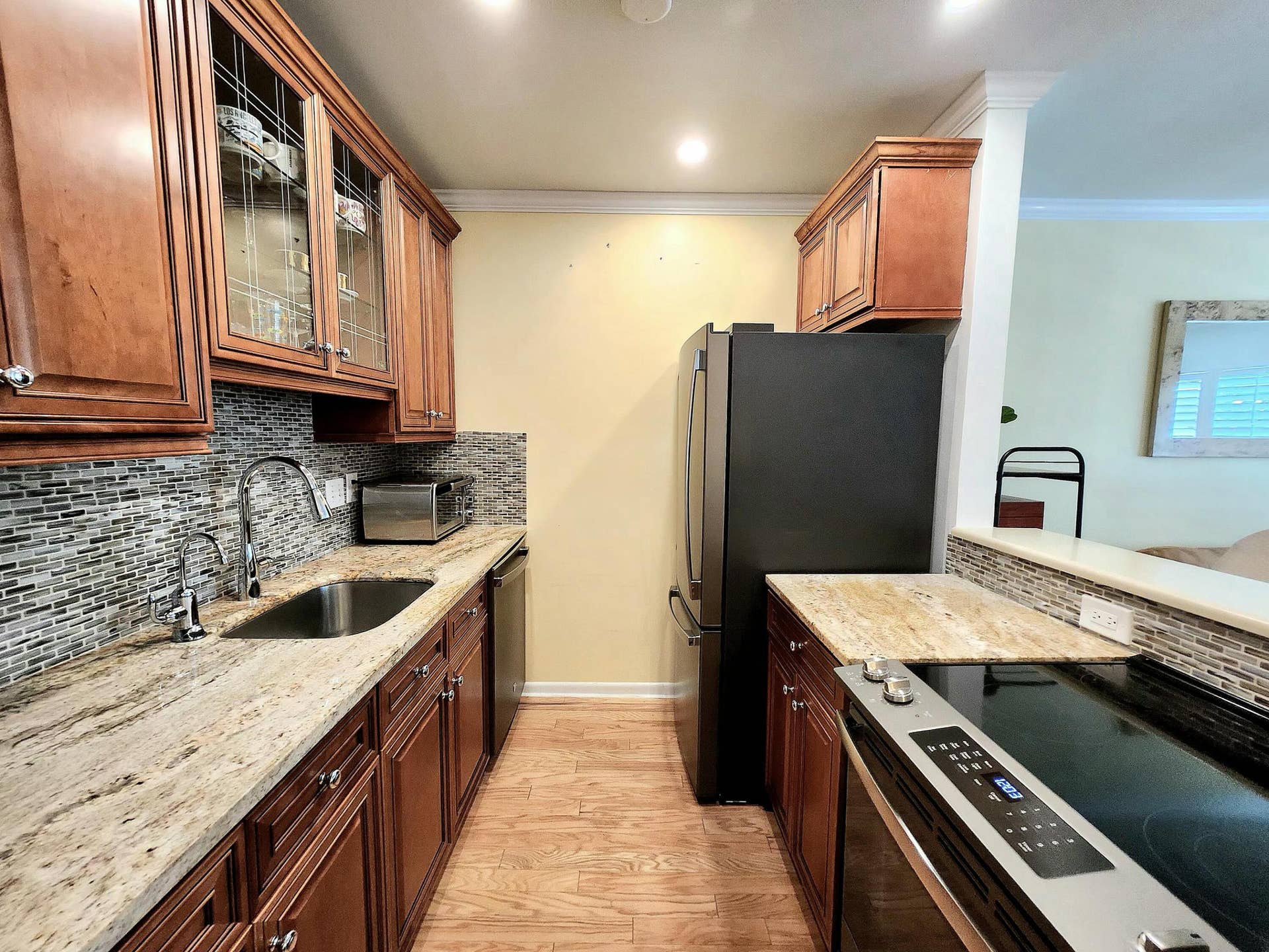 1001 NE 8th Avenue, #212, Delray Beach, FL 33483 UPDATED KITCHEN