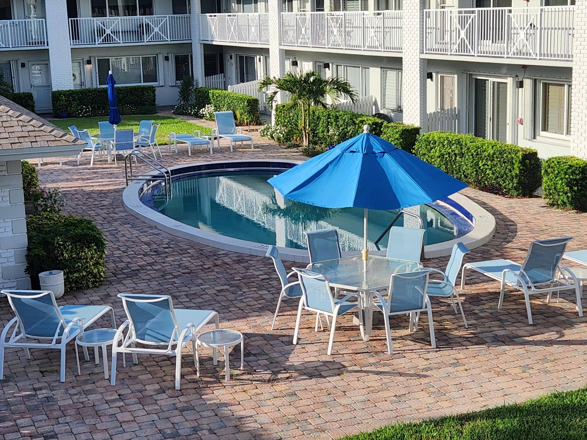 1001 NE 8th Avenue, #212, Delray Beach, FL 33483 POOL VIEW
