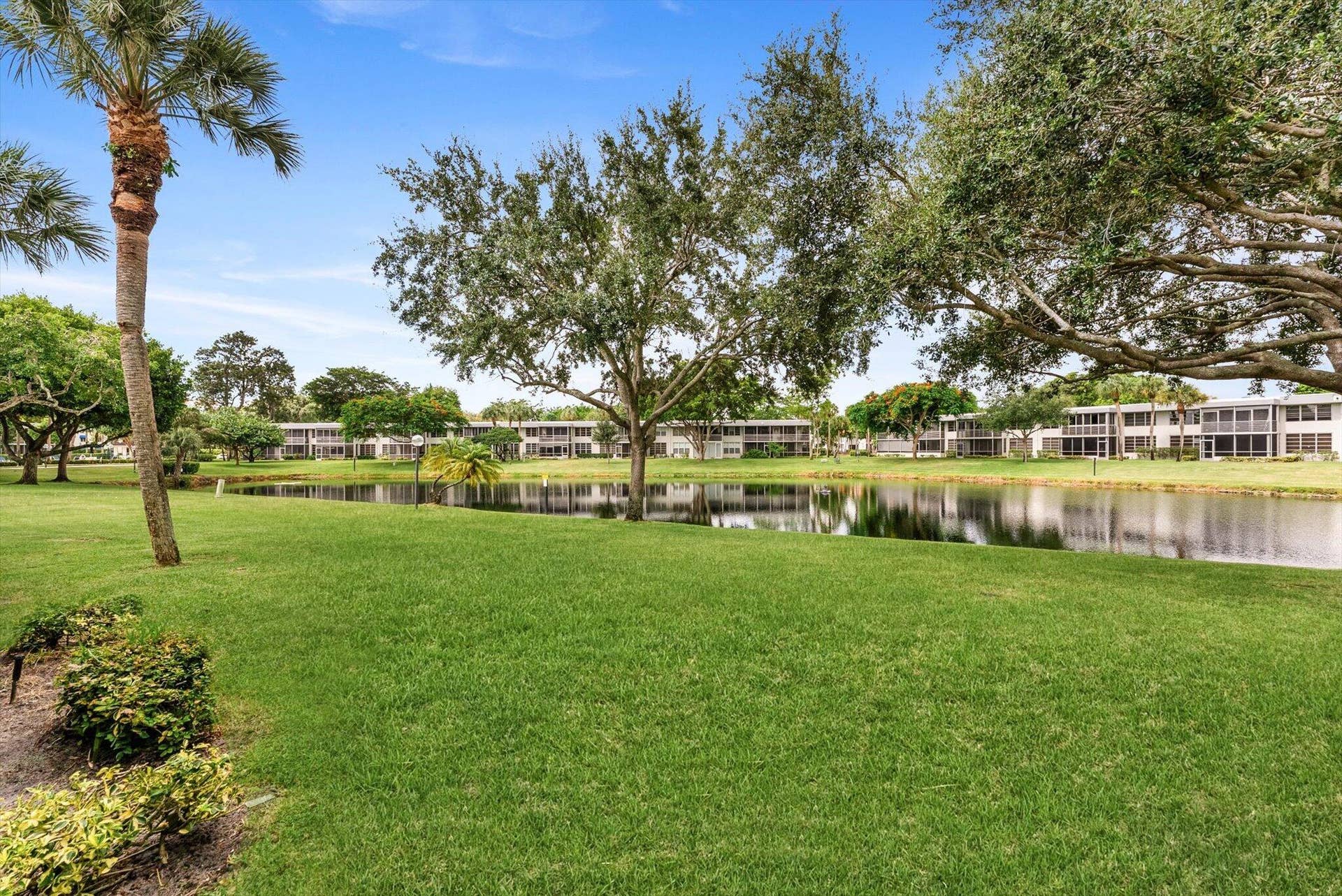4240 OAKS Terrace, #103, Pompano Beach, Pompano Beach, FL 33069 32-32