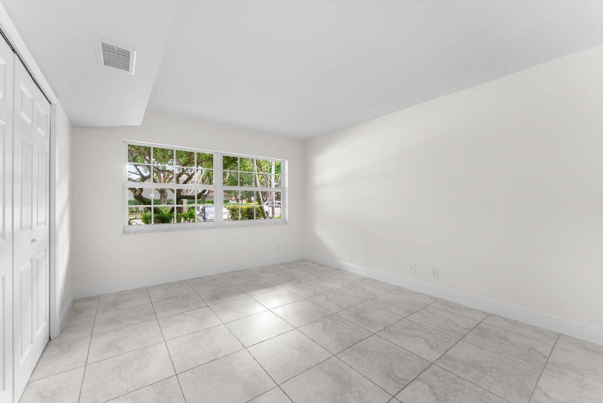 4240 OAKS Terrace, #103, Pompano Beach, Pompano Beach, FL 33069 26-26
