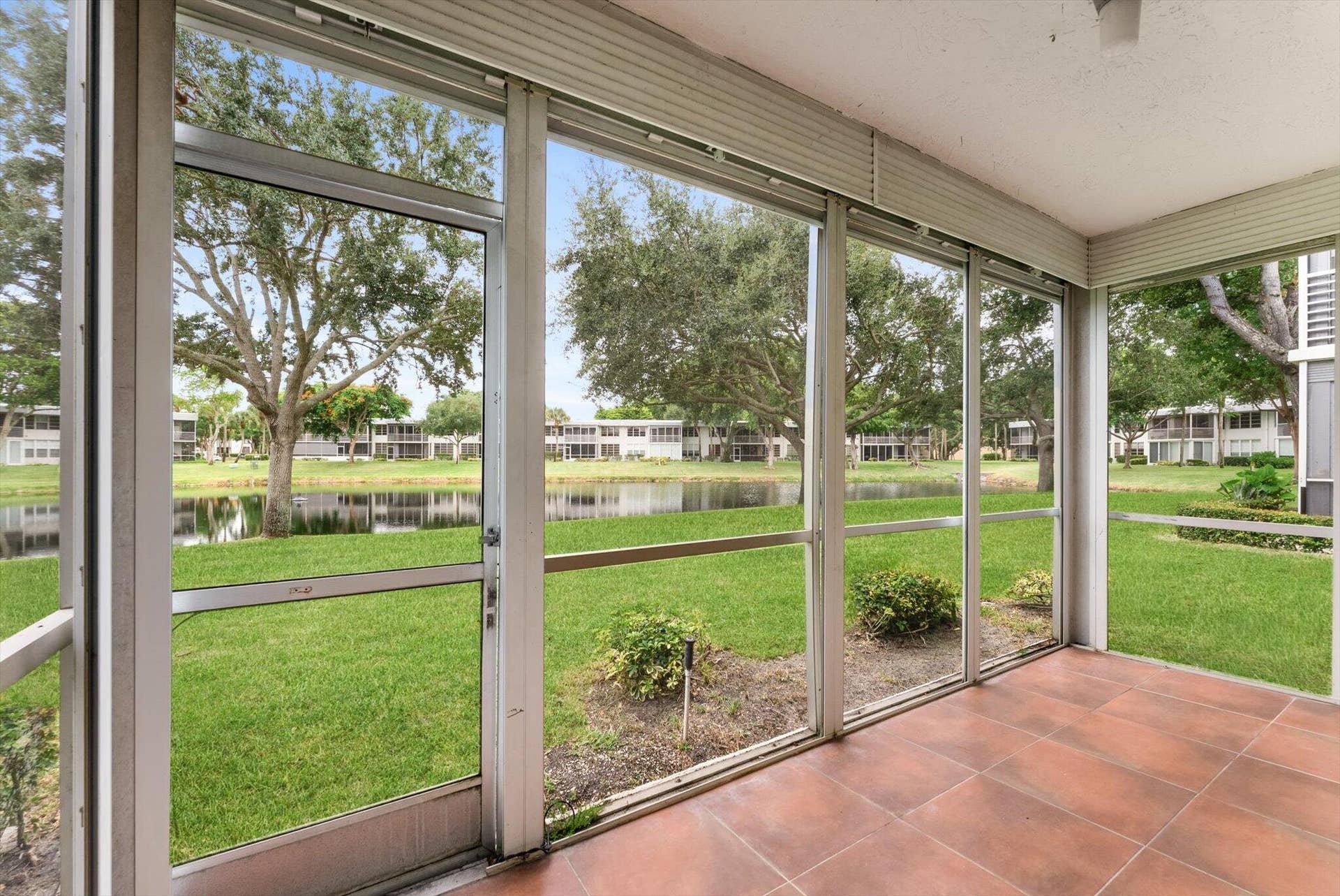4240 OAKS Terrace, #103, Pompano Beach, Pompano Beach, FL 33069 19-19
