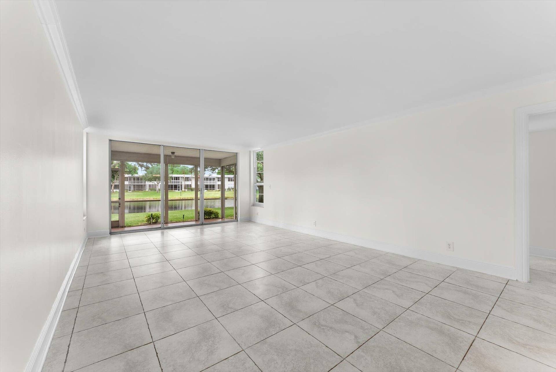 4240 OAKS Terrace, #103, Pompano Beach, Pompano Beach, FL 33069 16-16