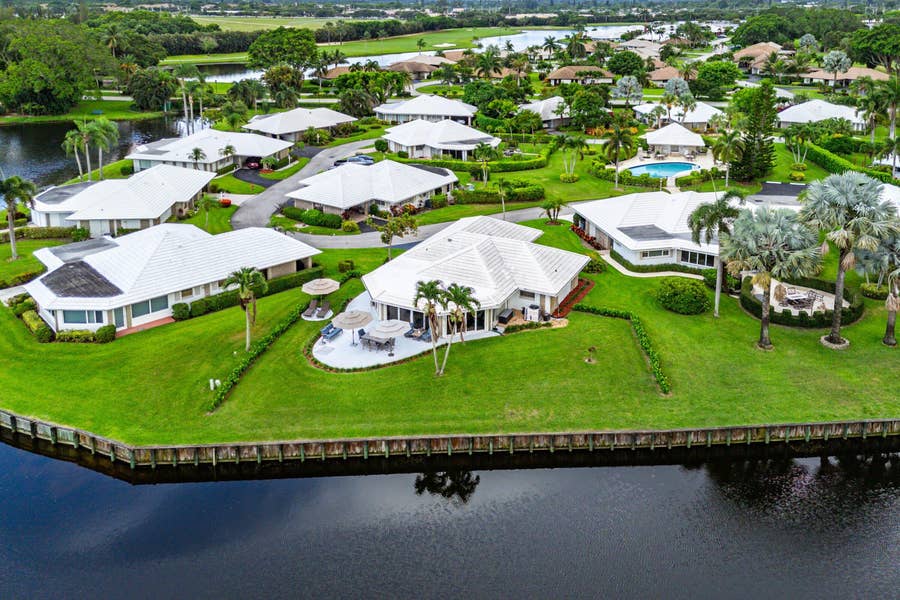 Property photo for 362 Yorktowne Circle, Atlantis, FL
