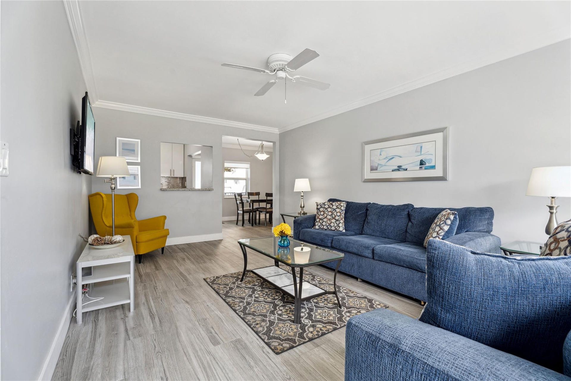 315 Van Buren Street, #205B, Hollywood, FL 33019 Large spacious living area