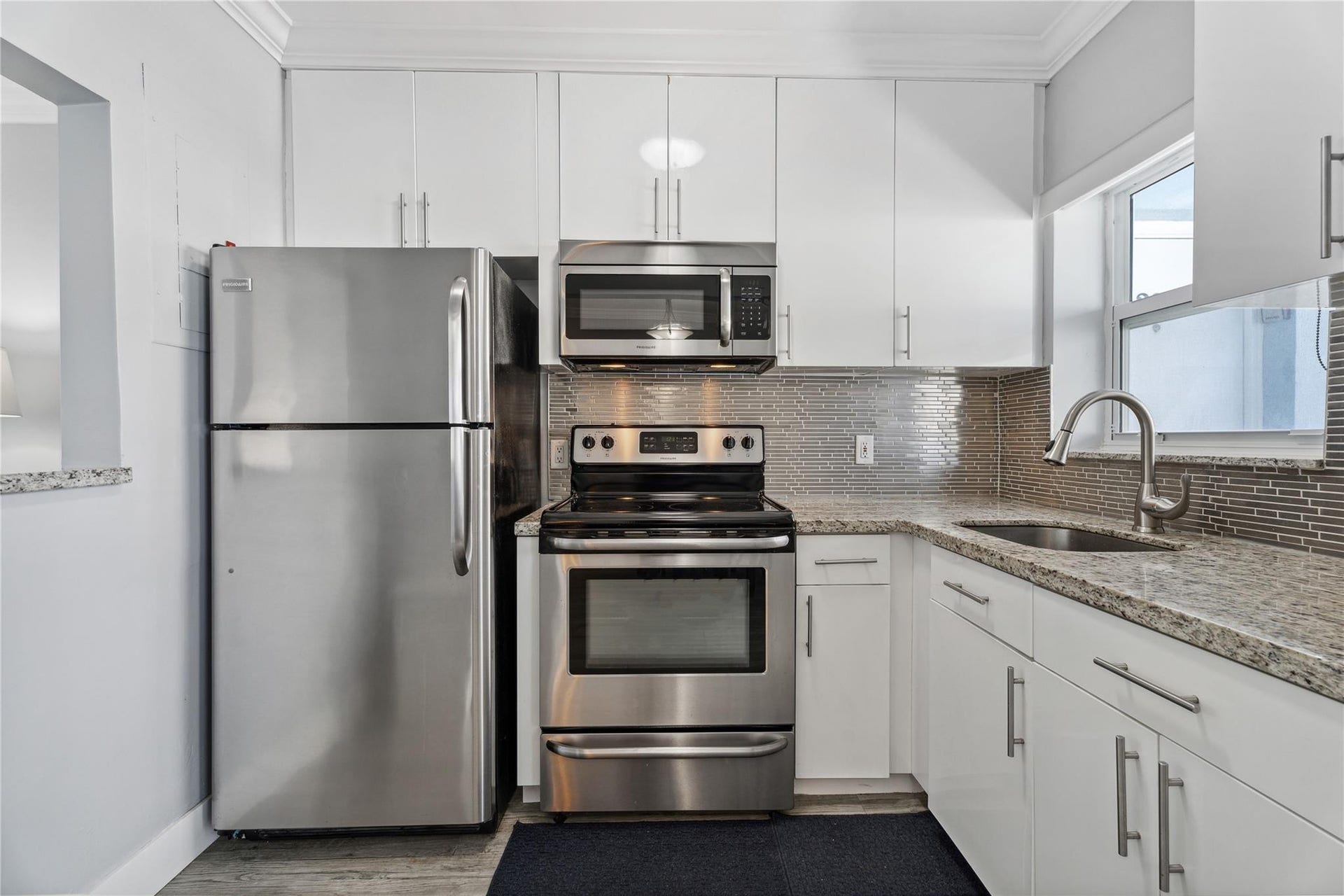 315 Van Buren Street, #205B, Hollywood, FL 33019 Updated and remodeled
