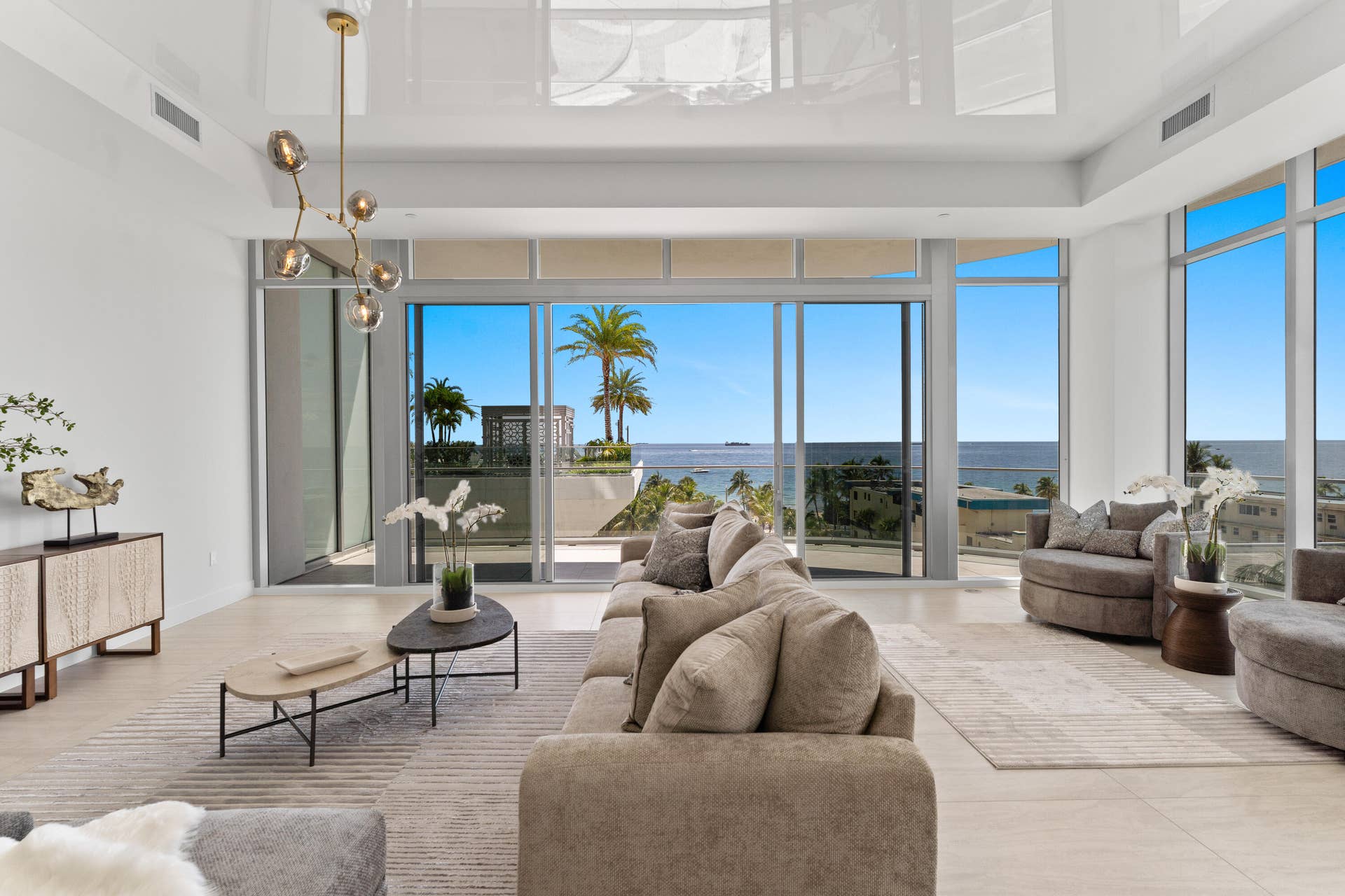 153 N Seabreeze Boulevard N, #402-S, Fort Lauderdale, FL 33304 Great Room