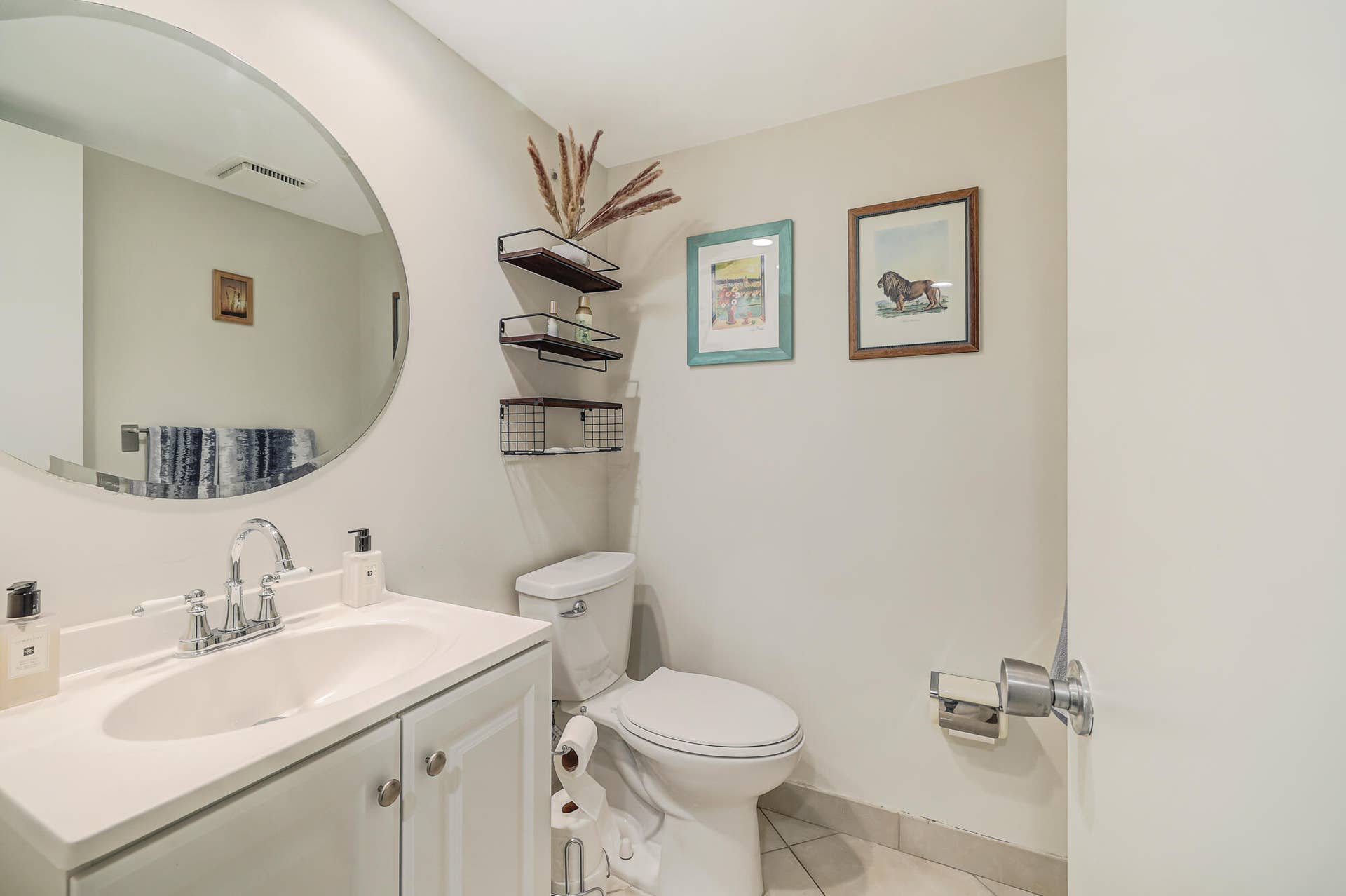 Powder room