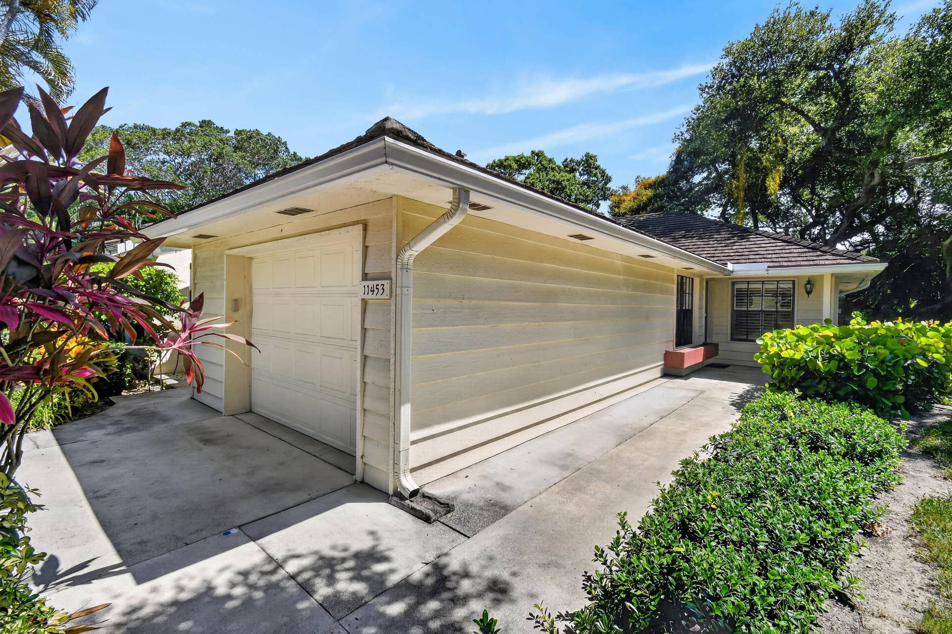 11453 SHADY OAKS Lane, North Palm Beach, FL 33408 11453ShadyOaksLane(8)