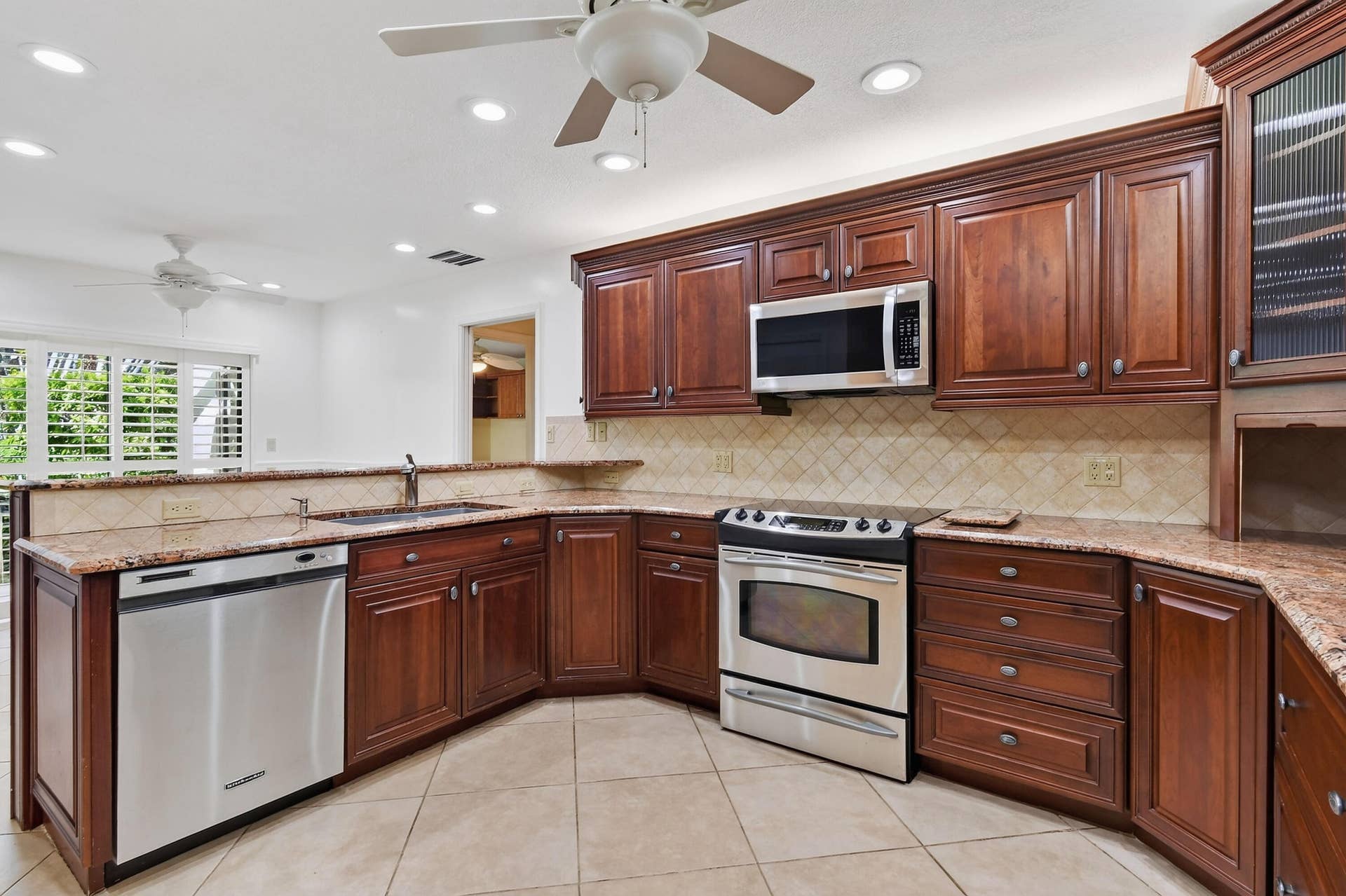 11453 SHADY OAKS Lane, North Palm Beach, FL 33408 11453ShadyOaksLane(21)