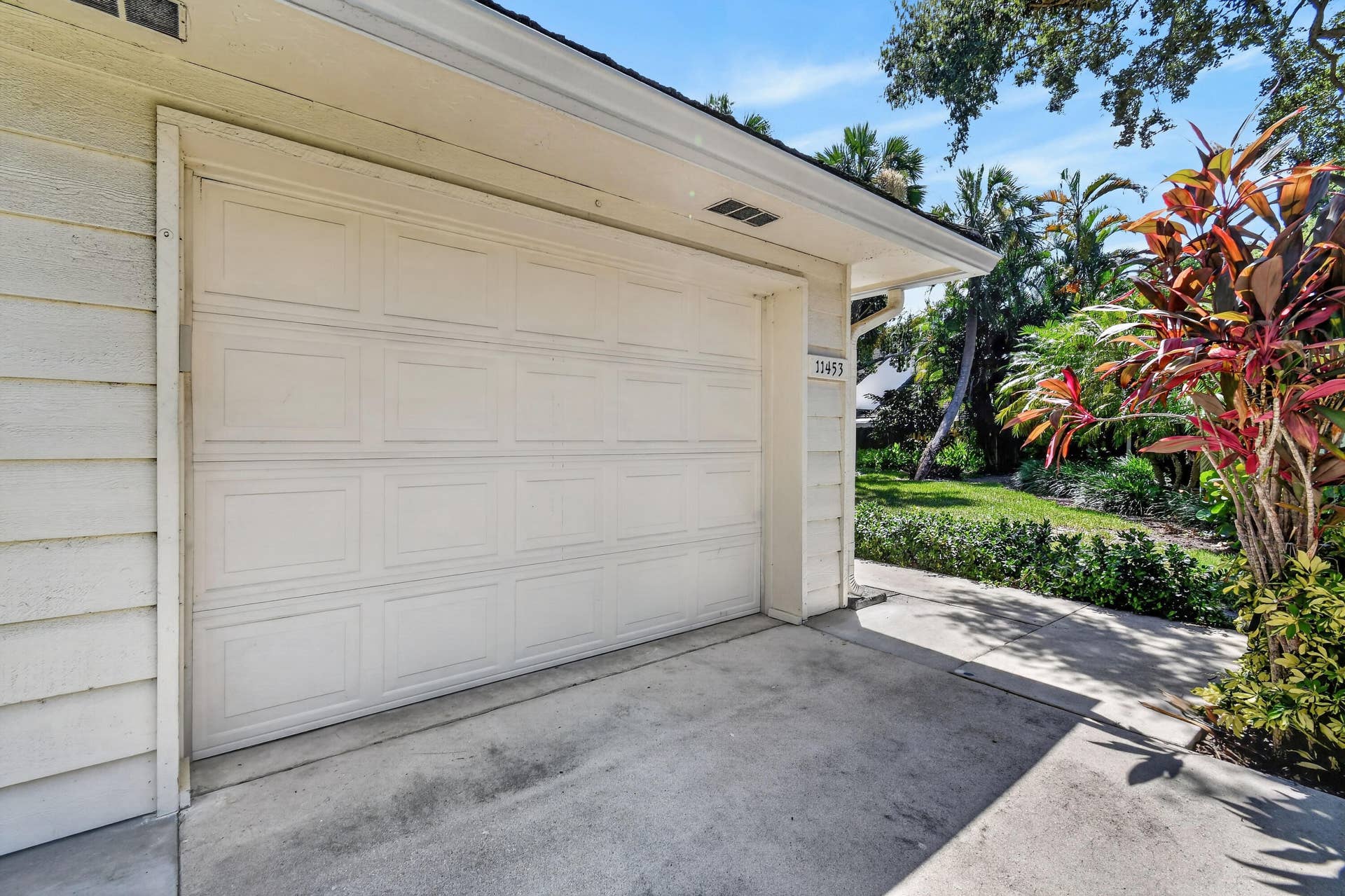 11453 SHADY OAKS Lane, North Palm Beach, FL 33408 11453ShadyOaksLane(7)