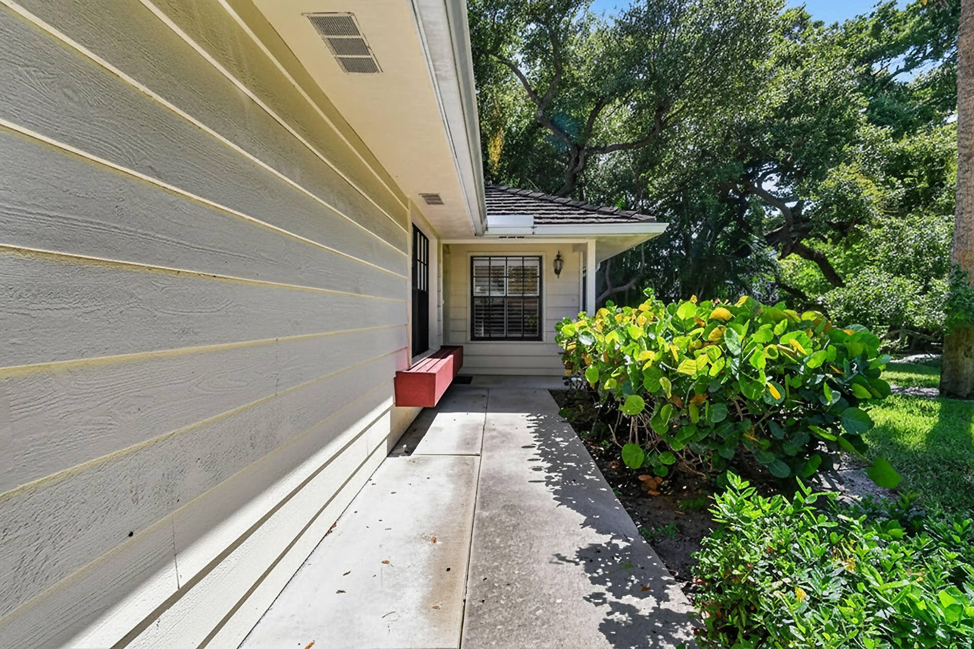 11453 SHADY OAKS Lane, North Palm Beach, FL 33408 11453ShadyOaksLane(9)