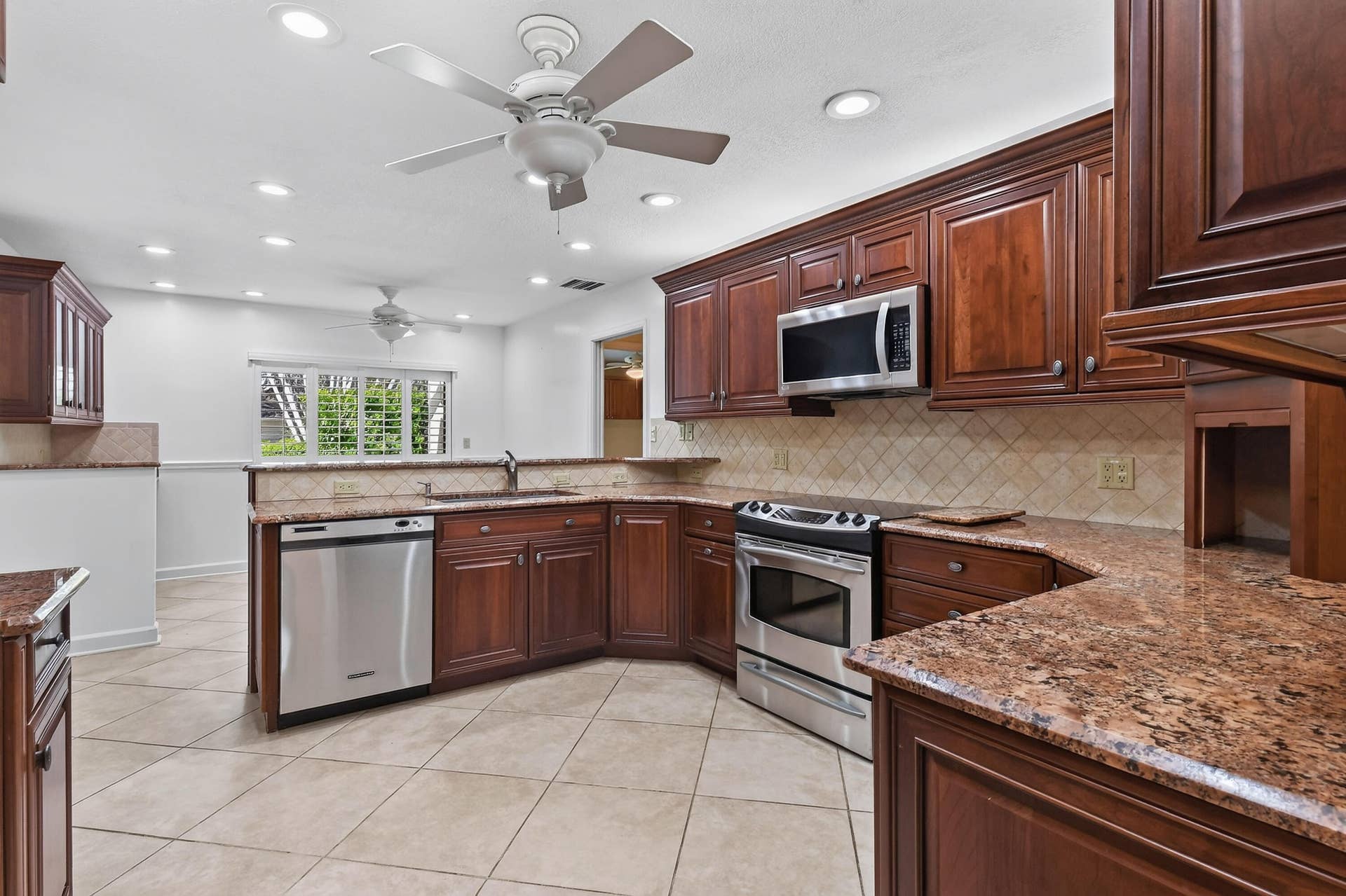 11453 SHADY OAKS Lane, North Palm Beach, FL 33408 11453ShadyOaksLane(20)