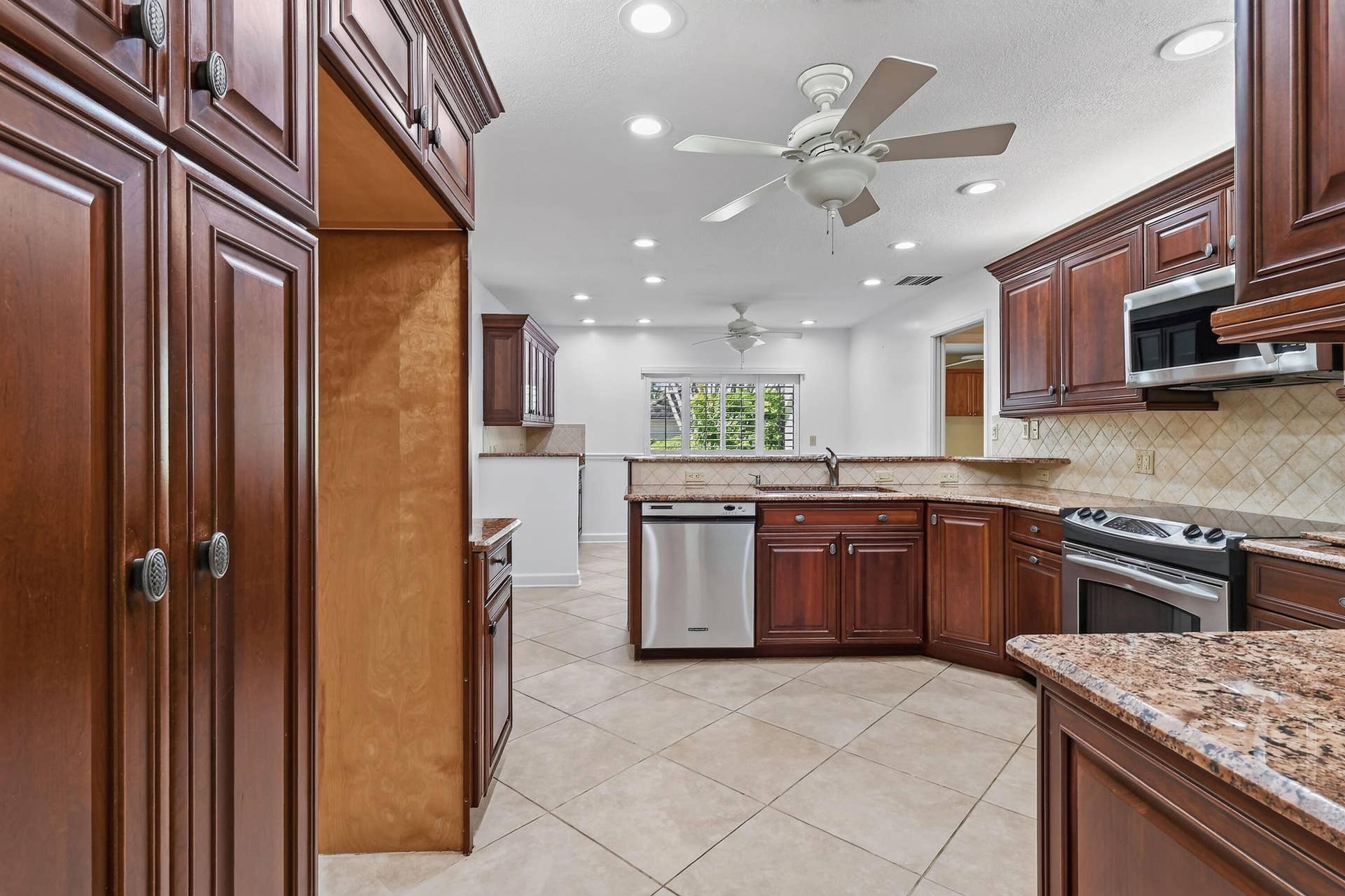 11453 SHADY OAKS Lane, North Palm Beach, FL 33408 11453ShadyOaksLane(19)