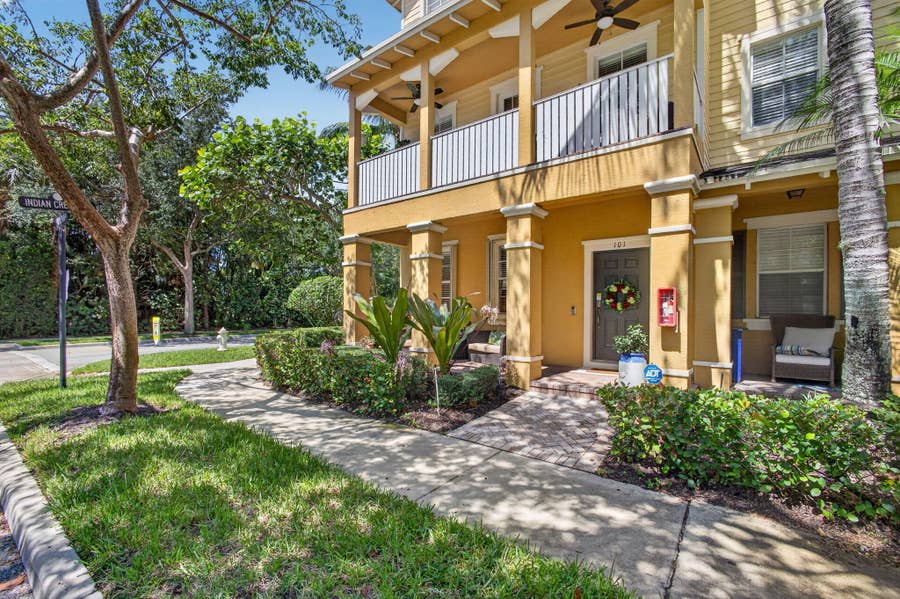 Property photo for 128 W Royal Palm Circle, #101, Jupiter, FL