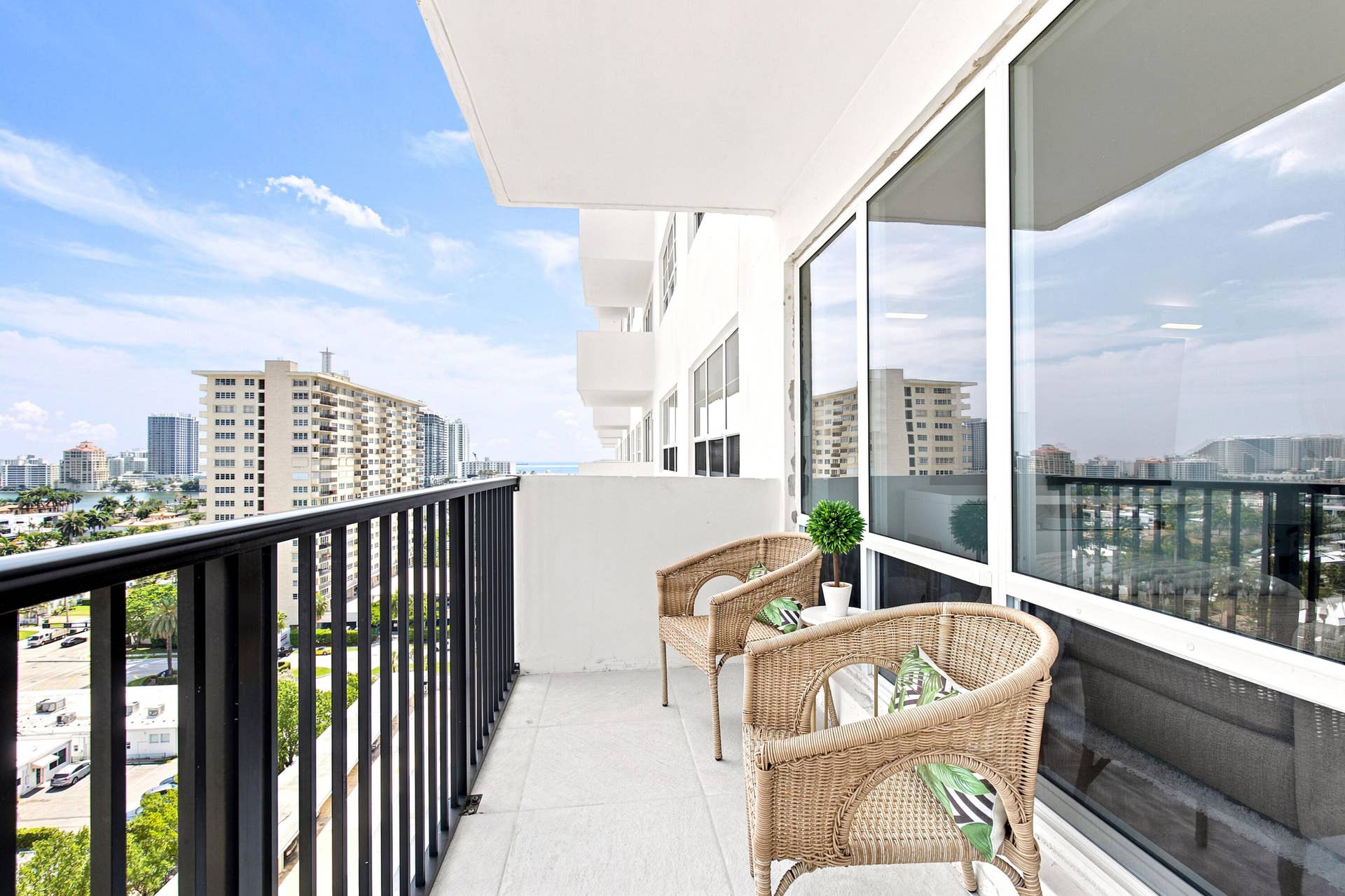 340 Sunset Drive, #1502, Fort Lauderdale, FL 33301 025_00025_424