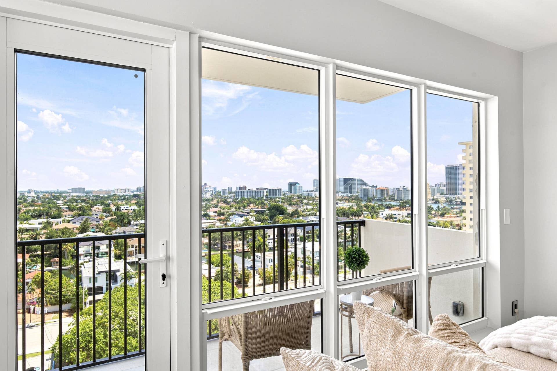 340 Sunset Drive, #1502, Fort Lauderdale, FL 33301 024_00024_546