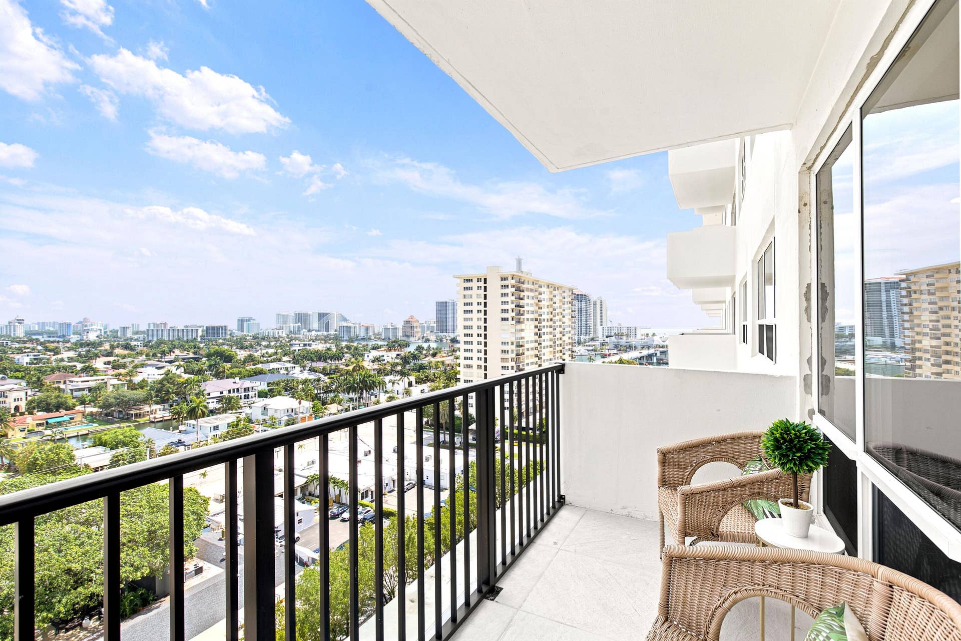 340 Sunset Drive, #1502, Fort Lauderdale, FL 33301 026_00026_622