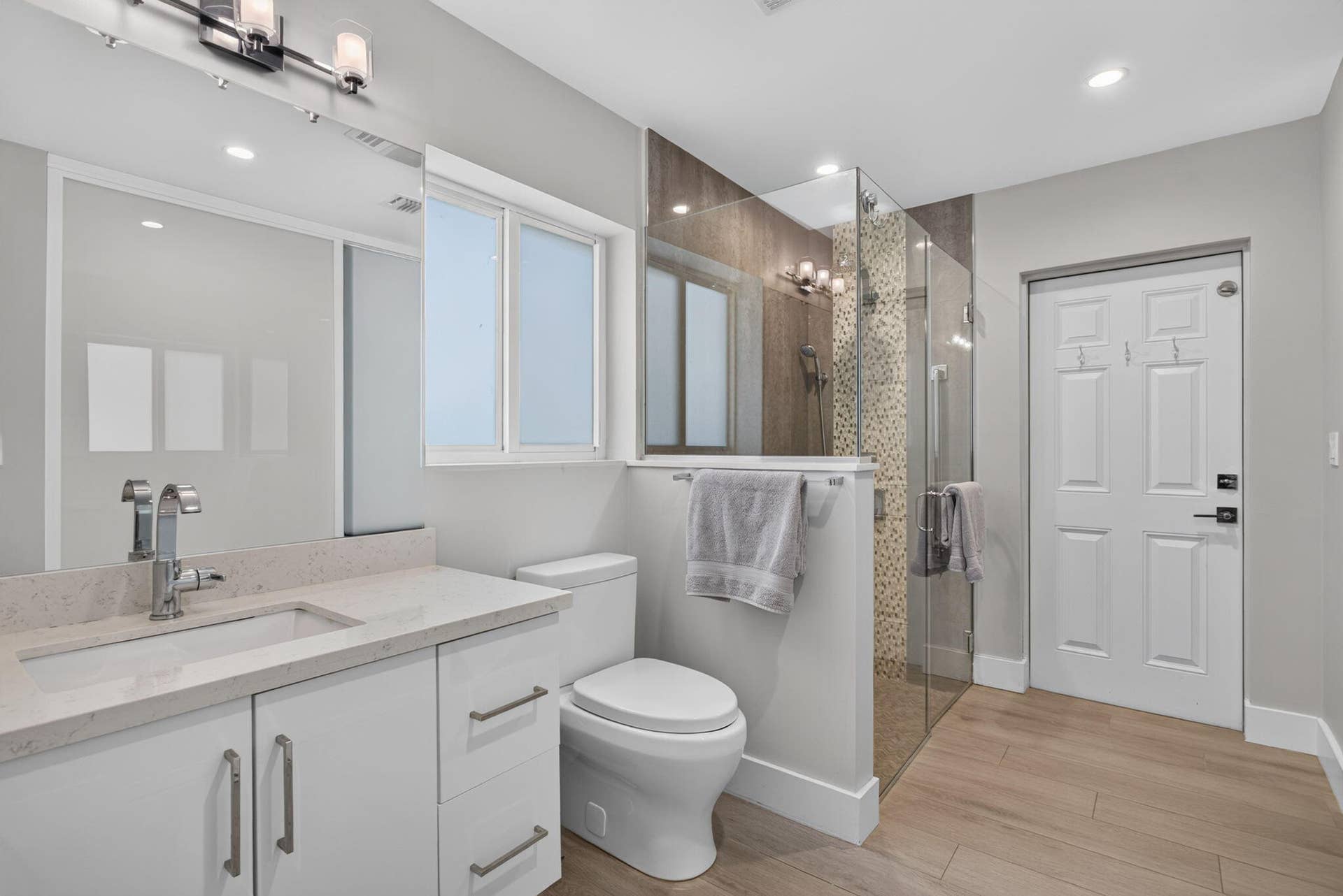 64-web-or-mls-1270 Bathroom-1142