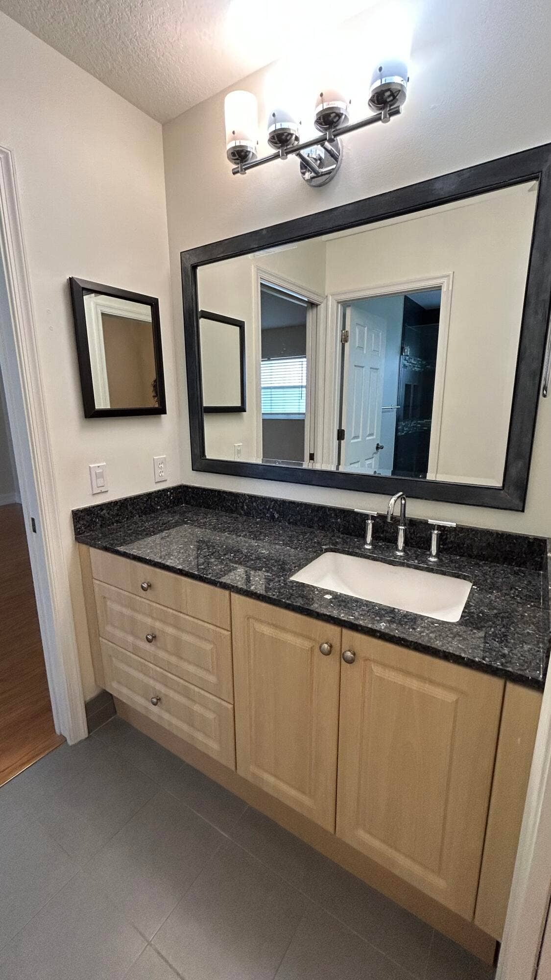 8192 NW 42nd Street, Coral Springs, Coral Springs, FL 33065 Kids Bath