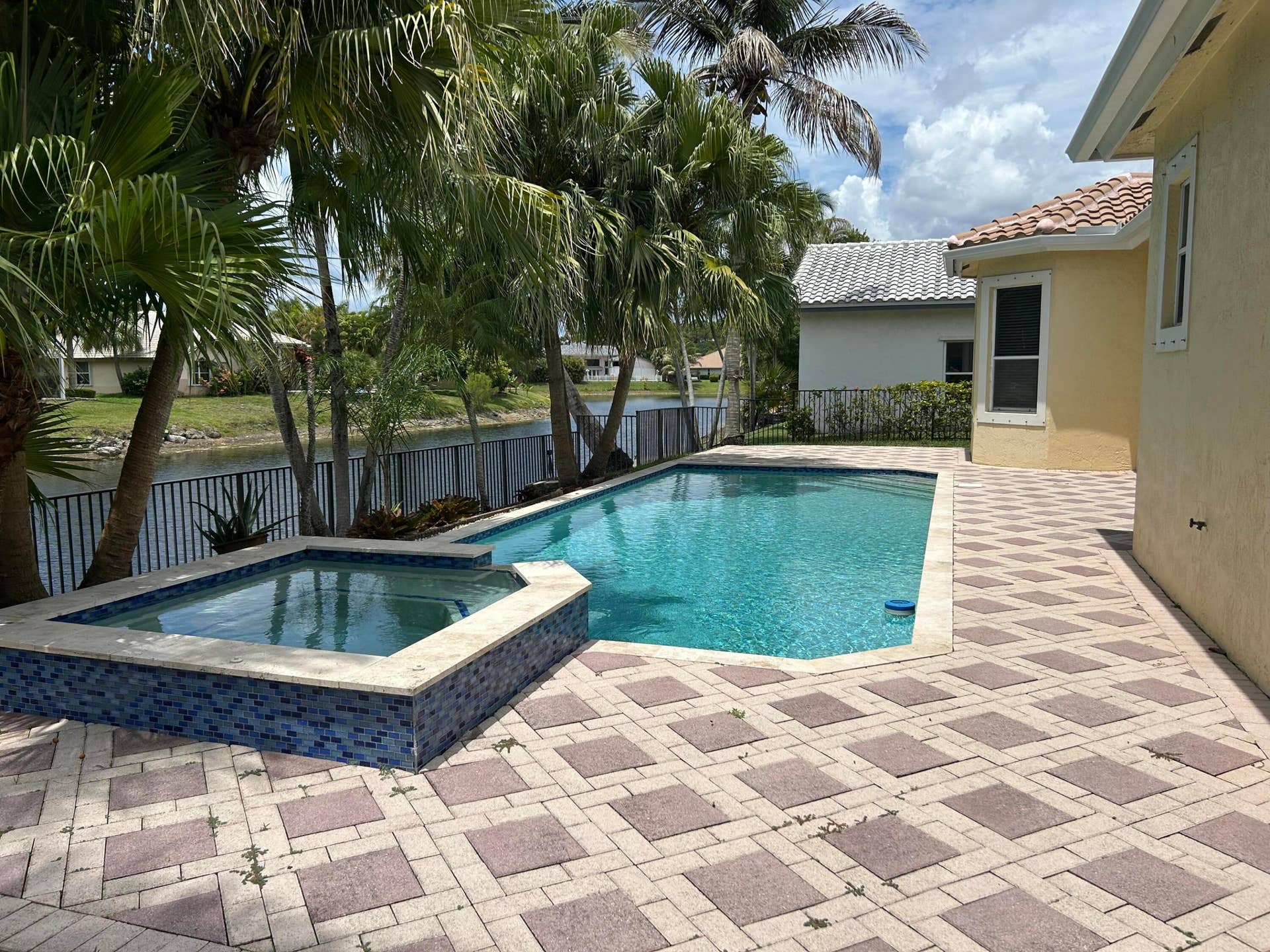 8192 NW 42nd Street, Coral Springs, Coral Springs, FL 33065 Pool
