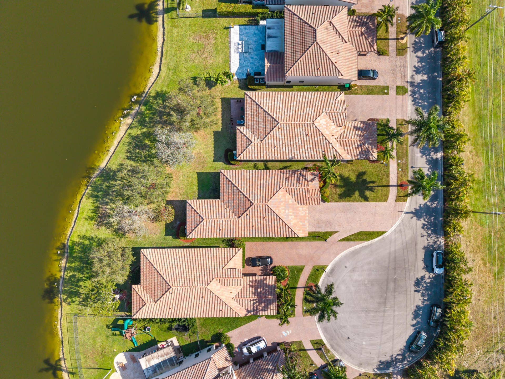 3644 CULDESACK DRONE ROOF SHOTS VERY GO