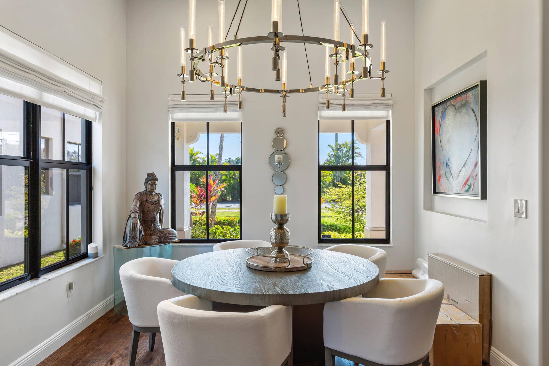 3644 dining room close up