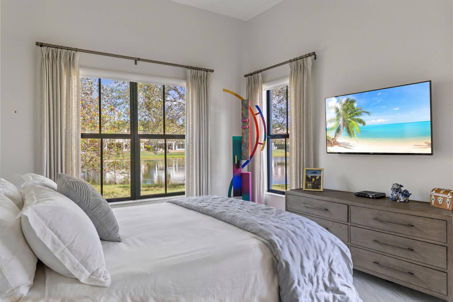 3644 PRIMARY BED OVERLOOKIMG LAKE