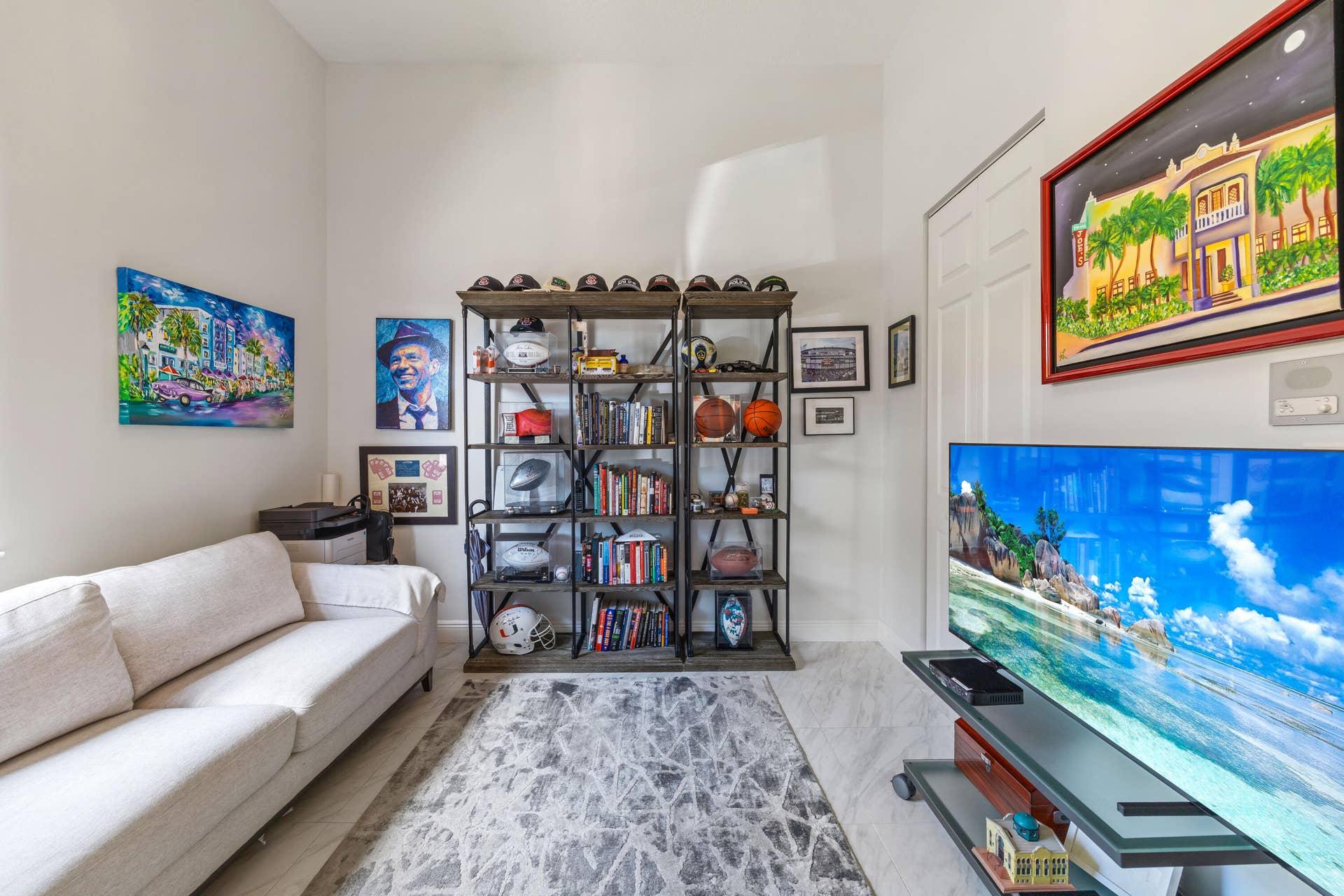 3644 COUCH AND TV BED 2