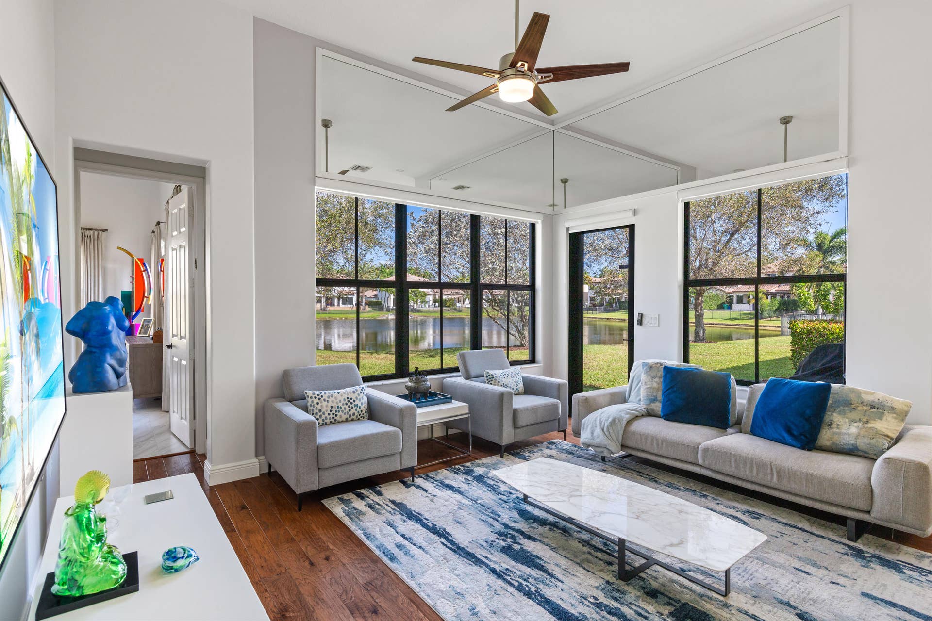 3644 FAMILY ROOM WITH BEDROOM AND DOOR T