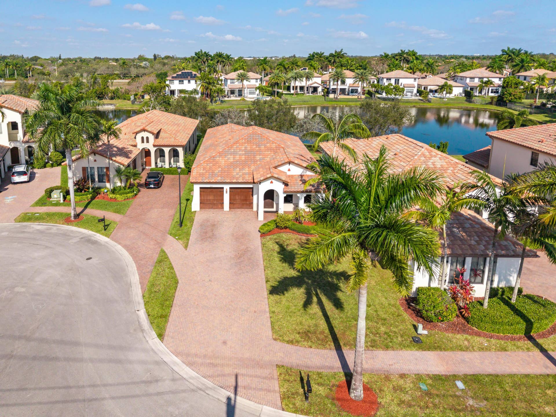 3644 DRONE 3 HOUSE WTH LAKE BEST