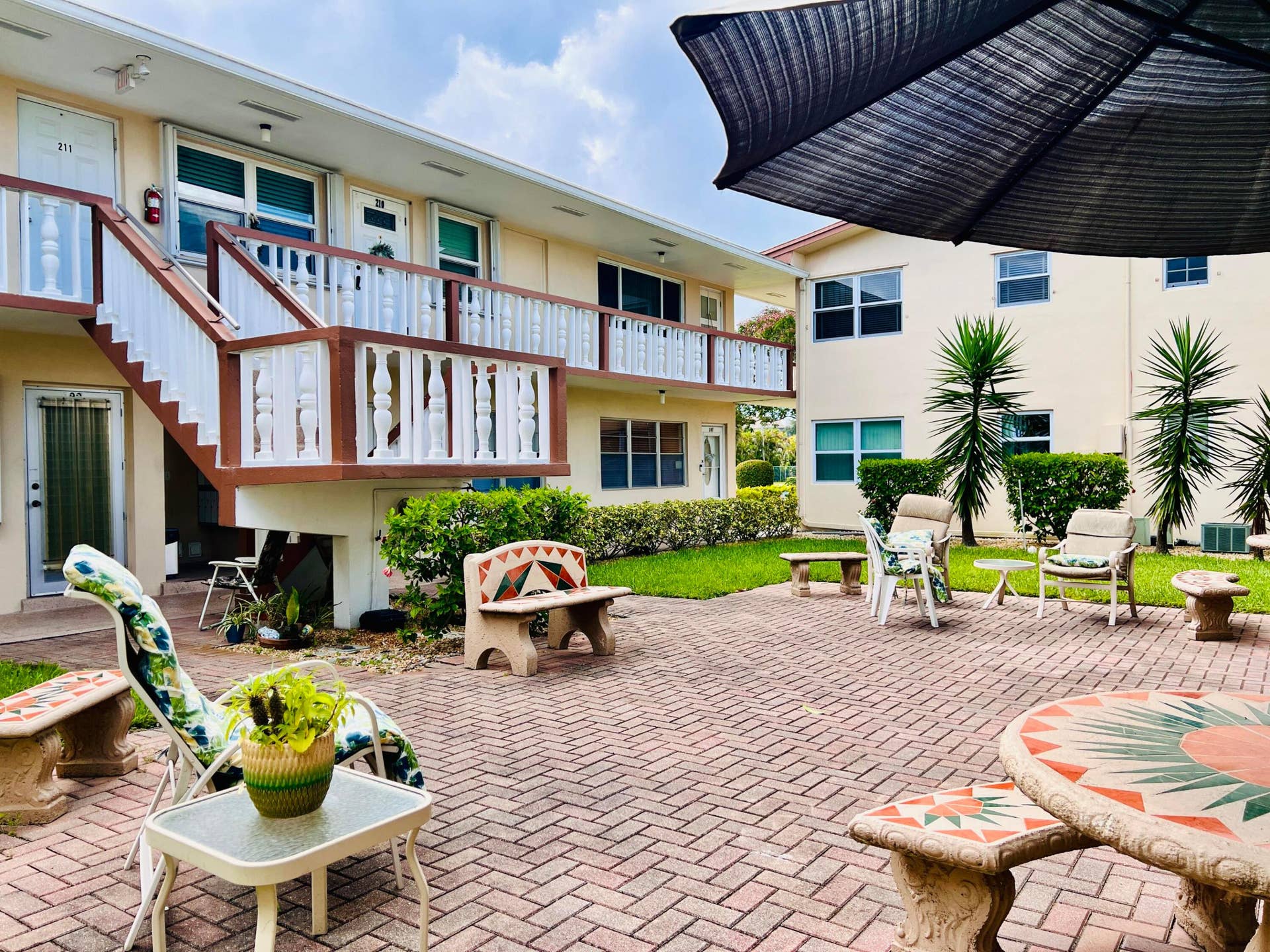 210 Easthampton I, West Palm Beach, FL 33417 Fantastic Outdoor Living! Private Patio for Easthampton I Residents!