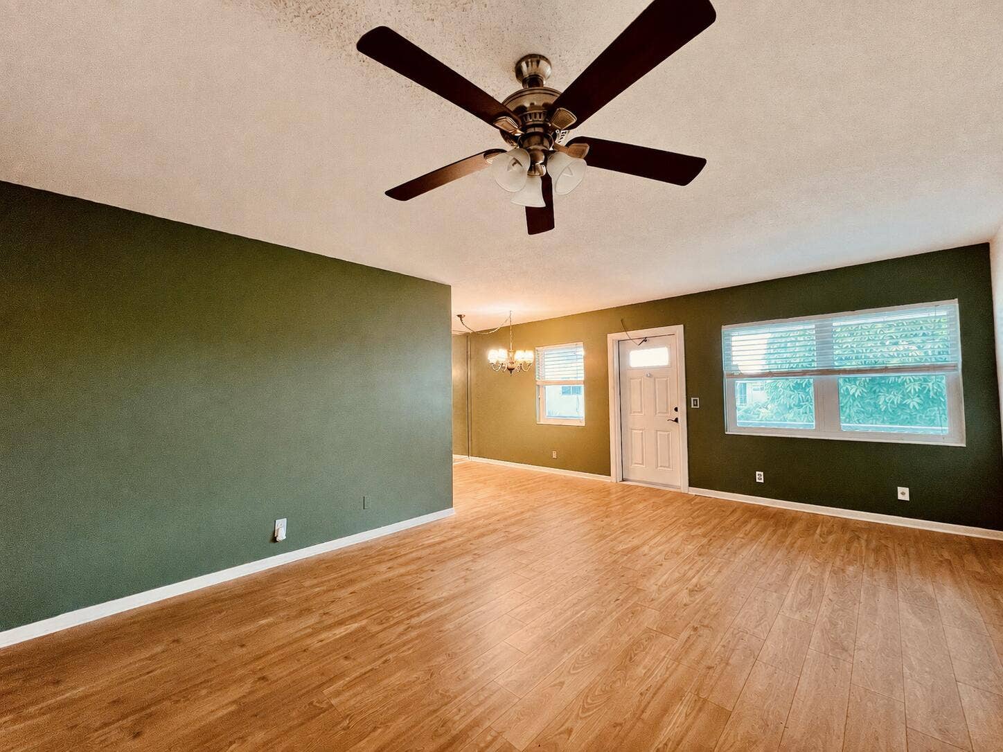 210 Easthampton I, West Palm Beach, FL 33417 Wonderful Updates in this 2/1! Impact Windows! Updated Front Door! Gleaming Wood Look Flooring!