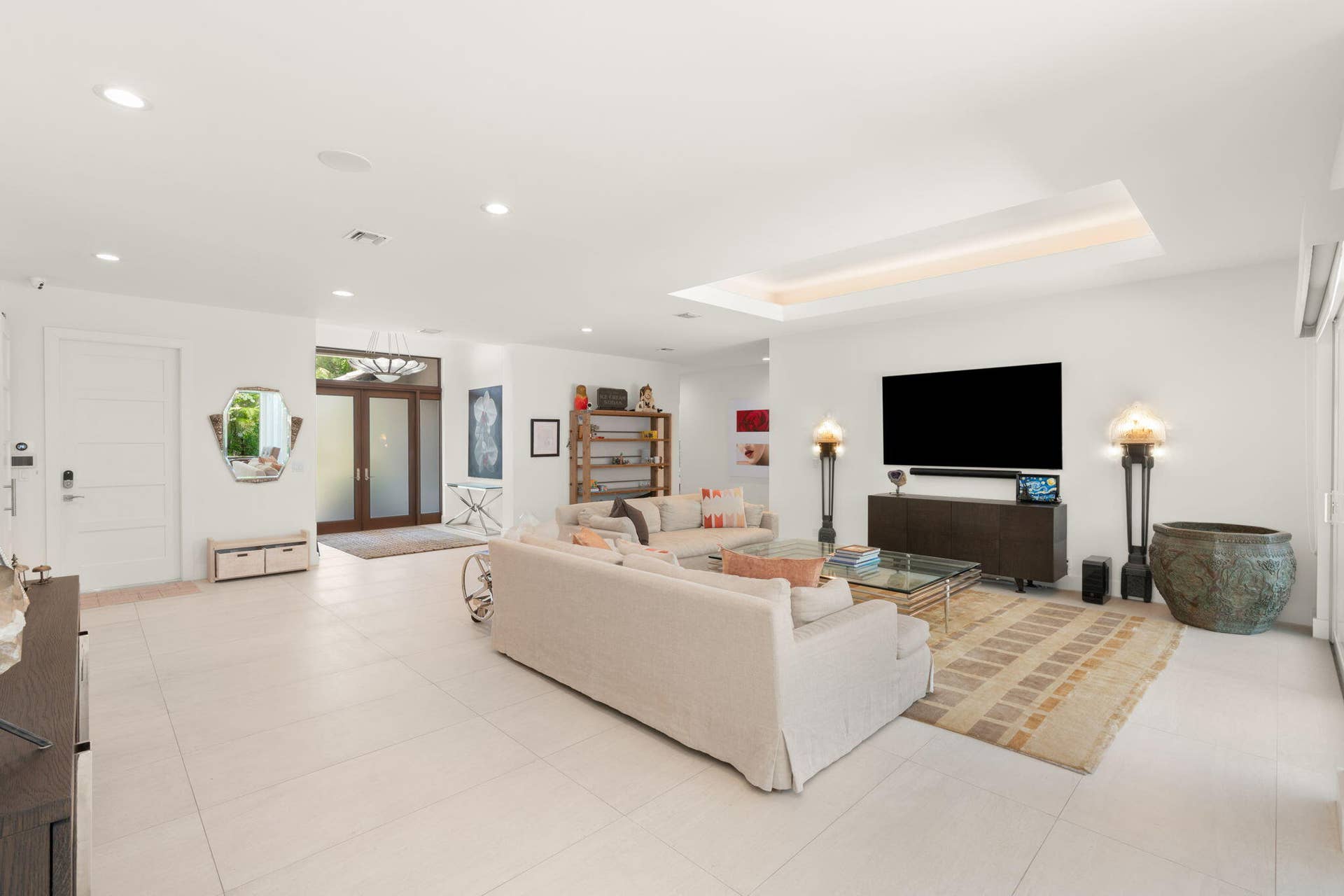 19-web-or-mls-2517 NE 13th St, Fort Laud
