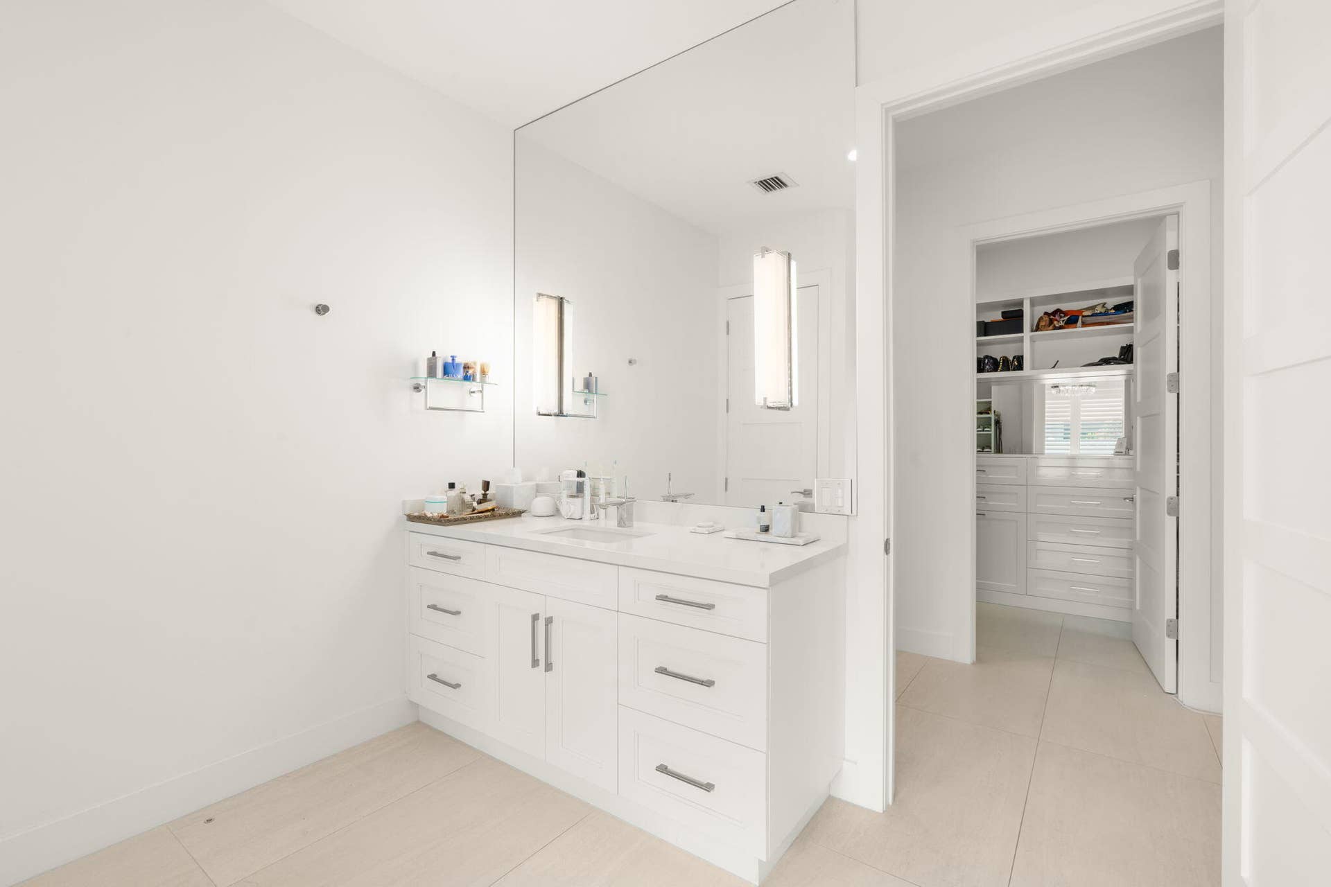38-web-or-mls-2517 NE 13th St, Fort Laud