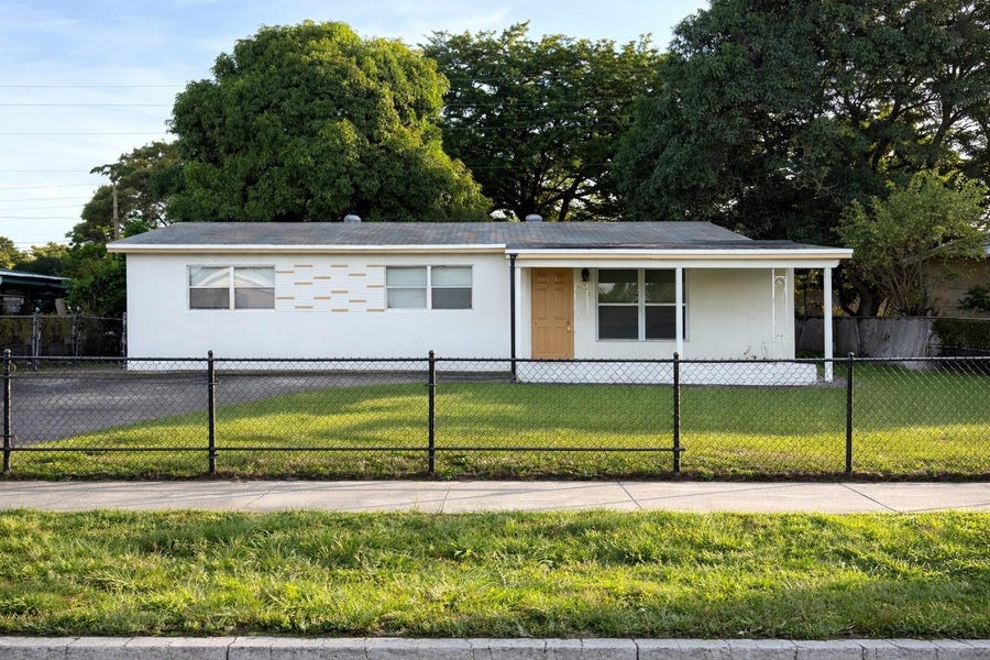 Property photo for 2950 NW 20th Street, Fort Lauderdale, FL