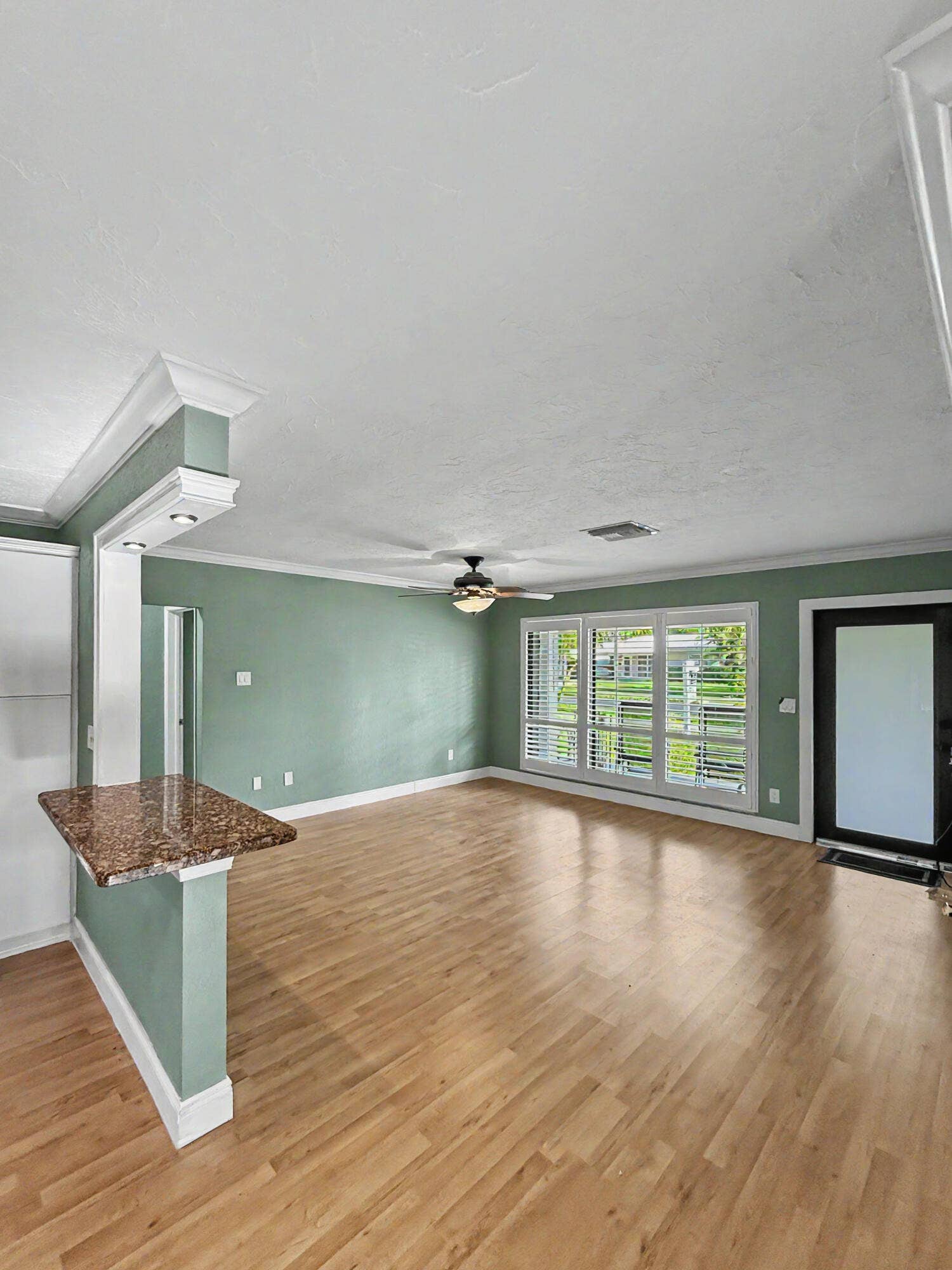 150 SE 5th Court, Pompano Beach, FL 33060 IMG_5513