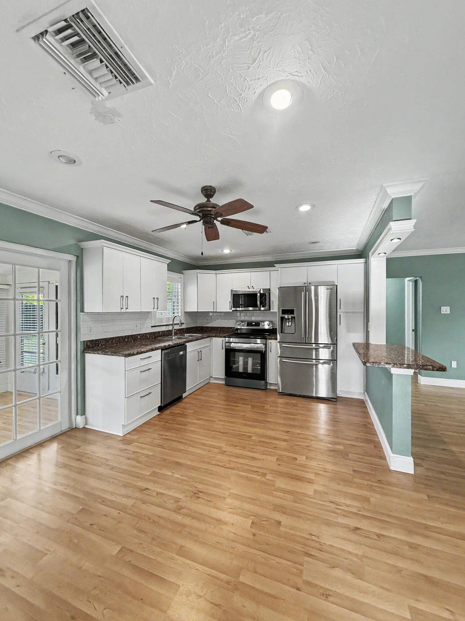 150 SE 5th Court, Pompano Beach, FL 33060 IMG_5514