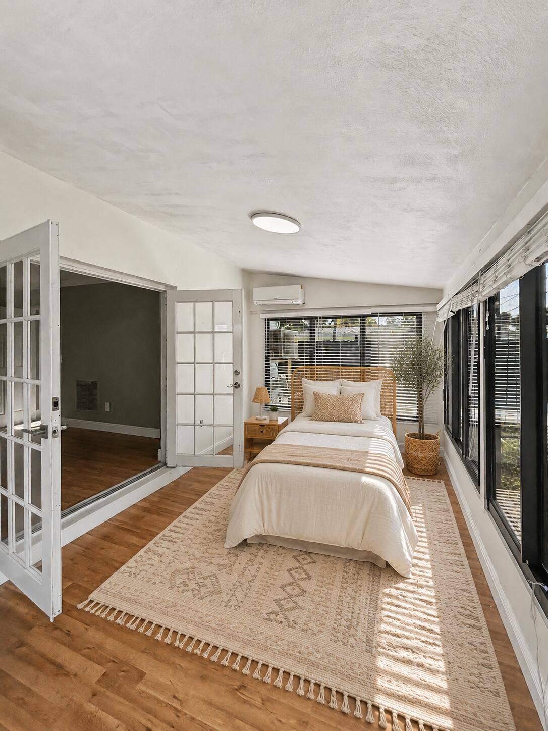 150 SE 5th Court, Pompano Beach, FL 33060 virtual staging