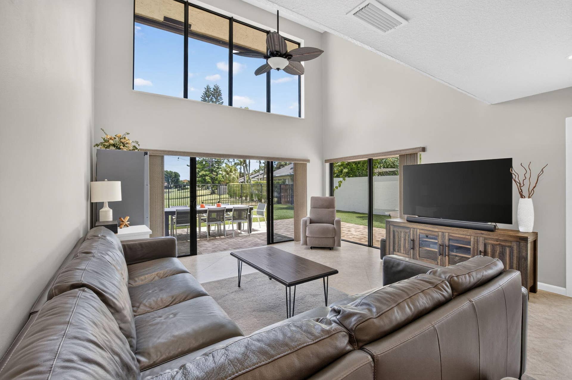 2833 SW 6th Street, Delray Beach, FL 33445 Living - 2833 SW 6 St., Delray Bch