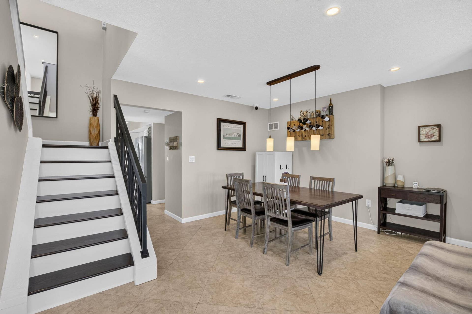 2833 SW 6th Street, Delray Beach, FL 33445 Dining - 2833 SW 6 St., Delray Bch