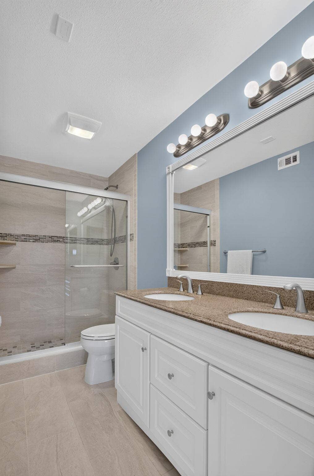 2833 SW 6th Street, Delray Beach, FL 33445 Primary Bath - 2833 SW 6 St., Delray Bch